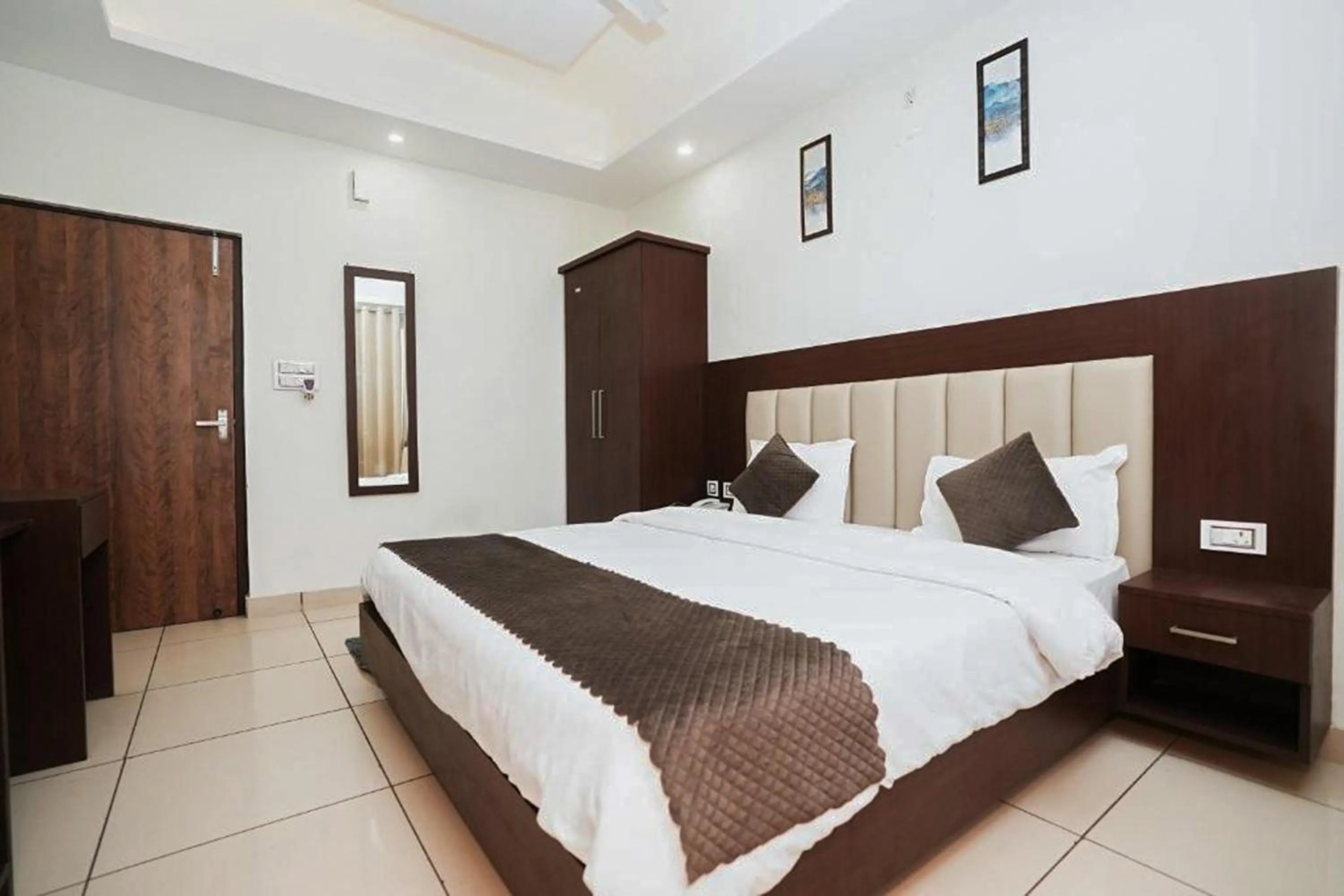 Bedroom, Bed in Hotel The 7 Seas