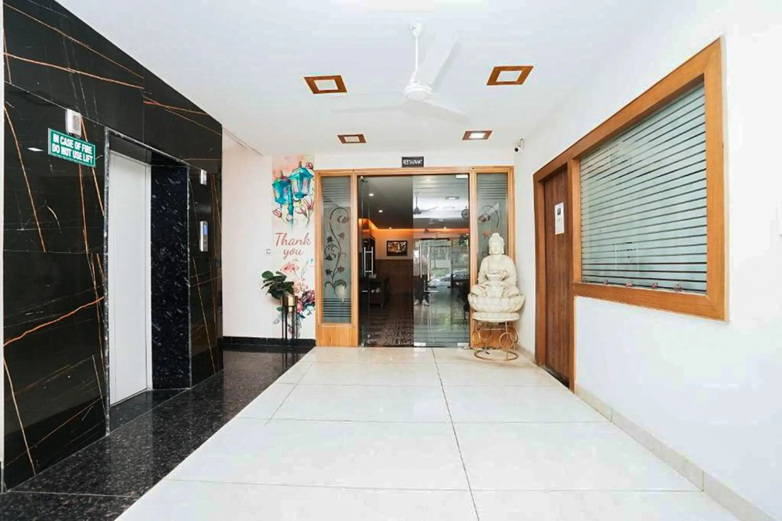 Lobby or reception in Hotel The 7 Seas Lobby or reception in Hotel The 7 Seas