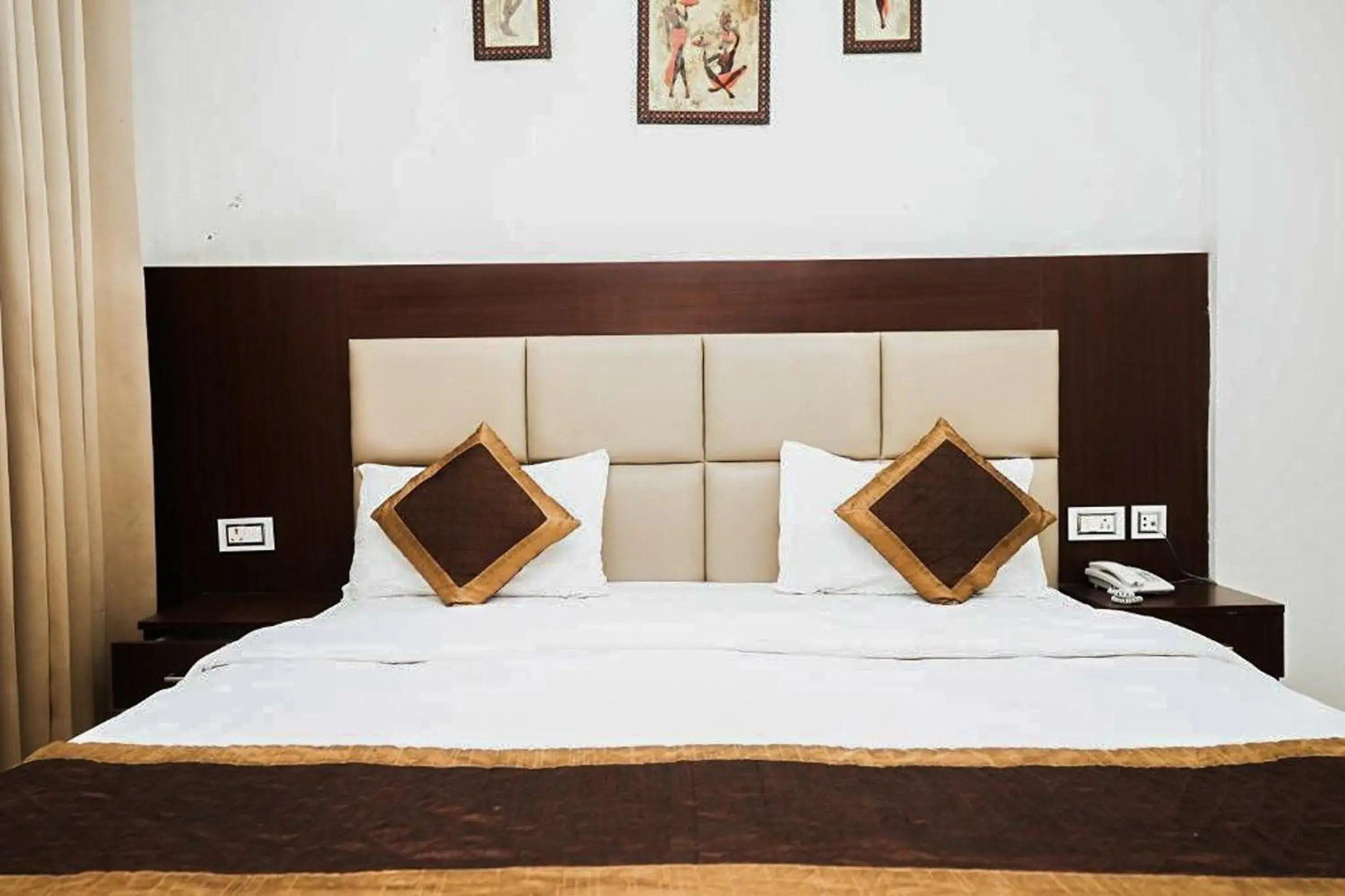 Bedroom, Bed in Hotel The 7 Seas Bedroom, Bed in Hotel The 7 Seas