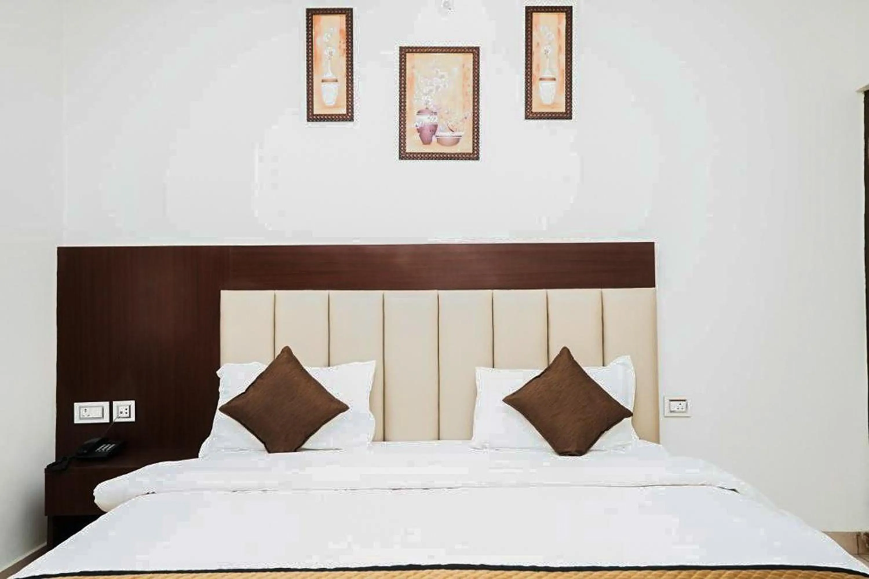 Bedroom, Bed in Hotel The 7 Seas