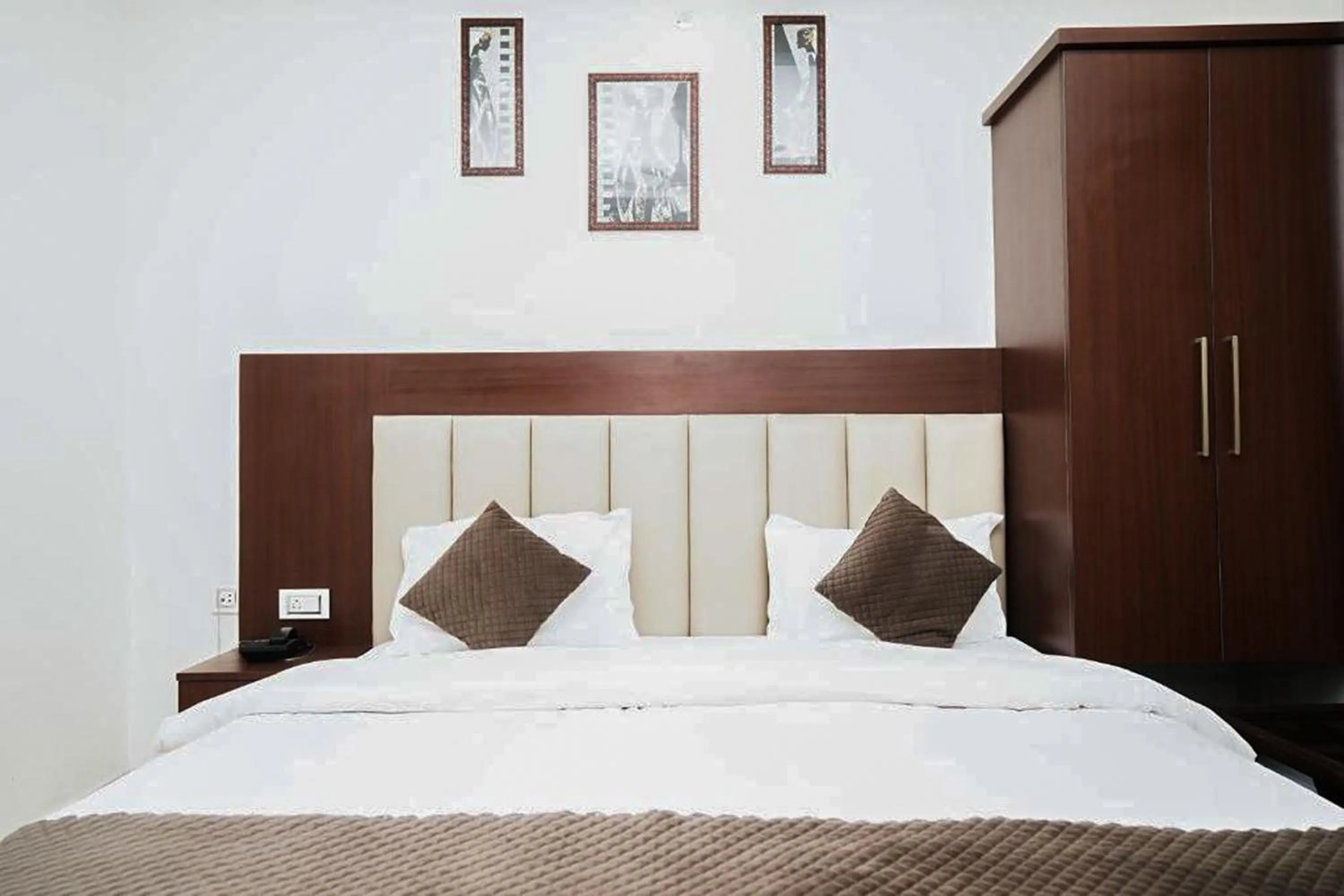 Bedroom, Bed in Hotel The 7 Seas