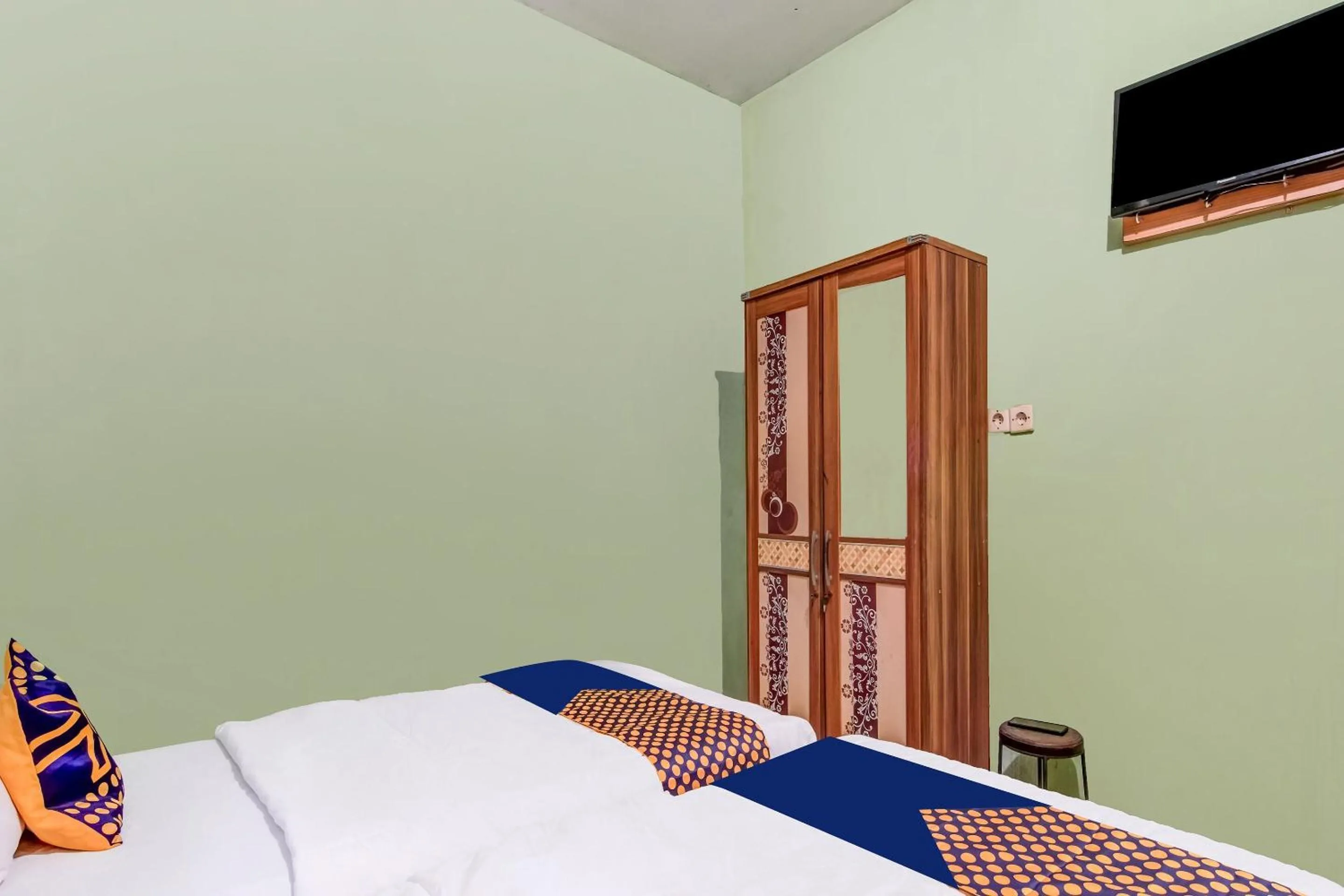 Bedroom, Bed in Hotel O Nayla Homestay Syariah Near Koro Koro Panam, Karaoke, Pool, & Cafe
