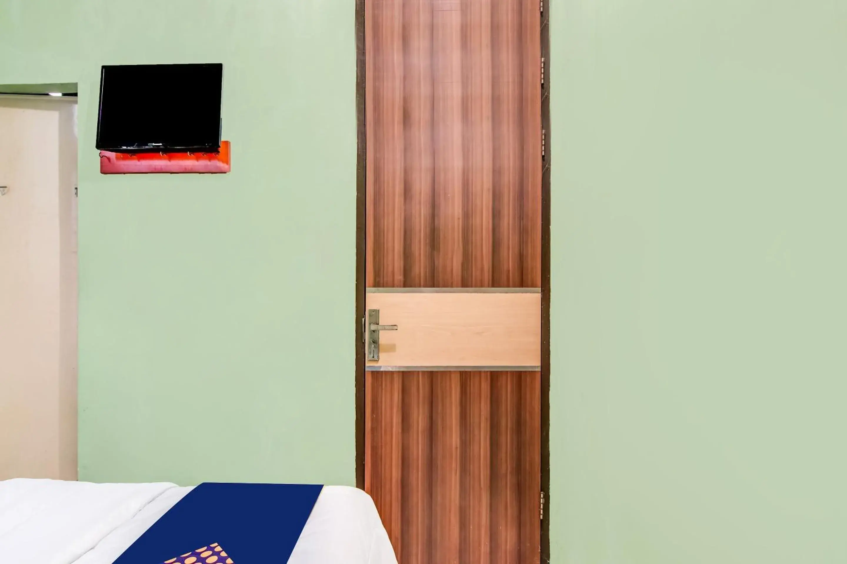 Bedroom in Hotel O Nayla Homestay Syariah Near Koro Koro Panam, Karaoke, Pool, & Cafe Bedroom in Hotel O Nayla Homestay Syariah Near Koro Koro Panam, Karaoke, Pool, & Cafe