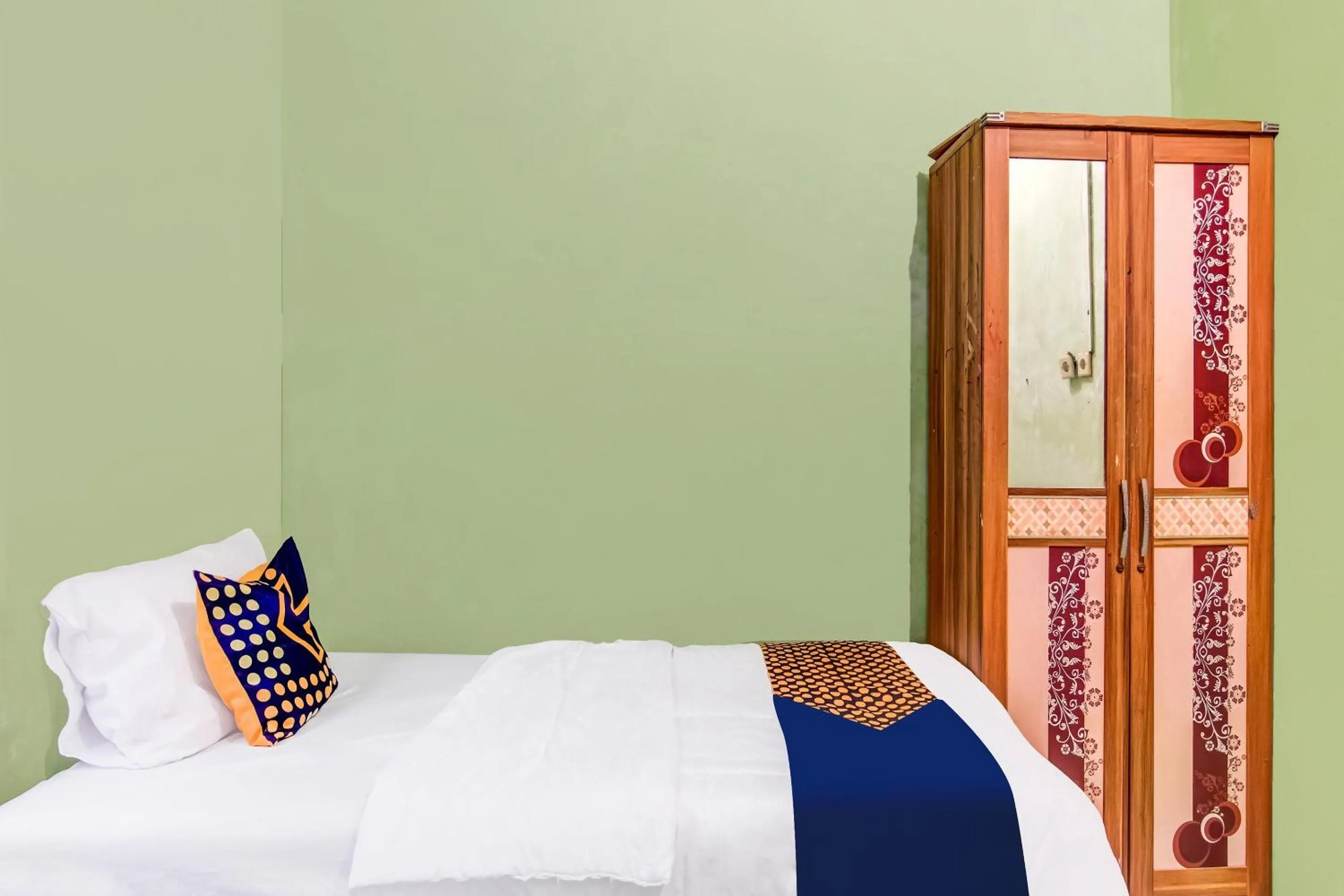 Bedroom, Bed in Hotel O Nayla Homestay Syariah Near Koro Koro Panam, Karaoke, Pool, & Cafe