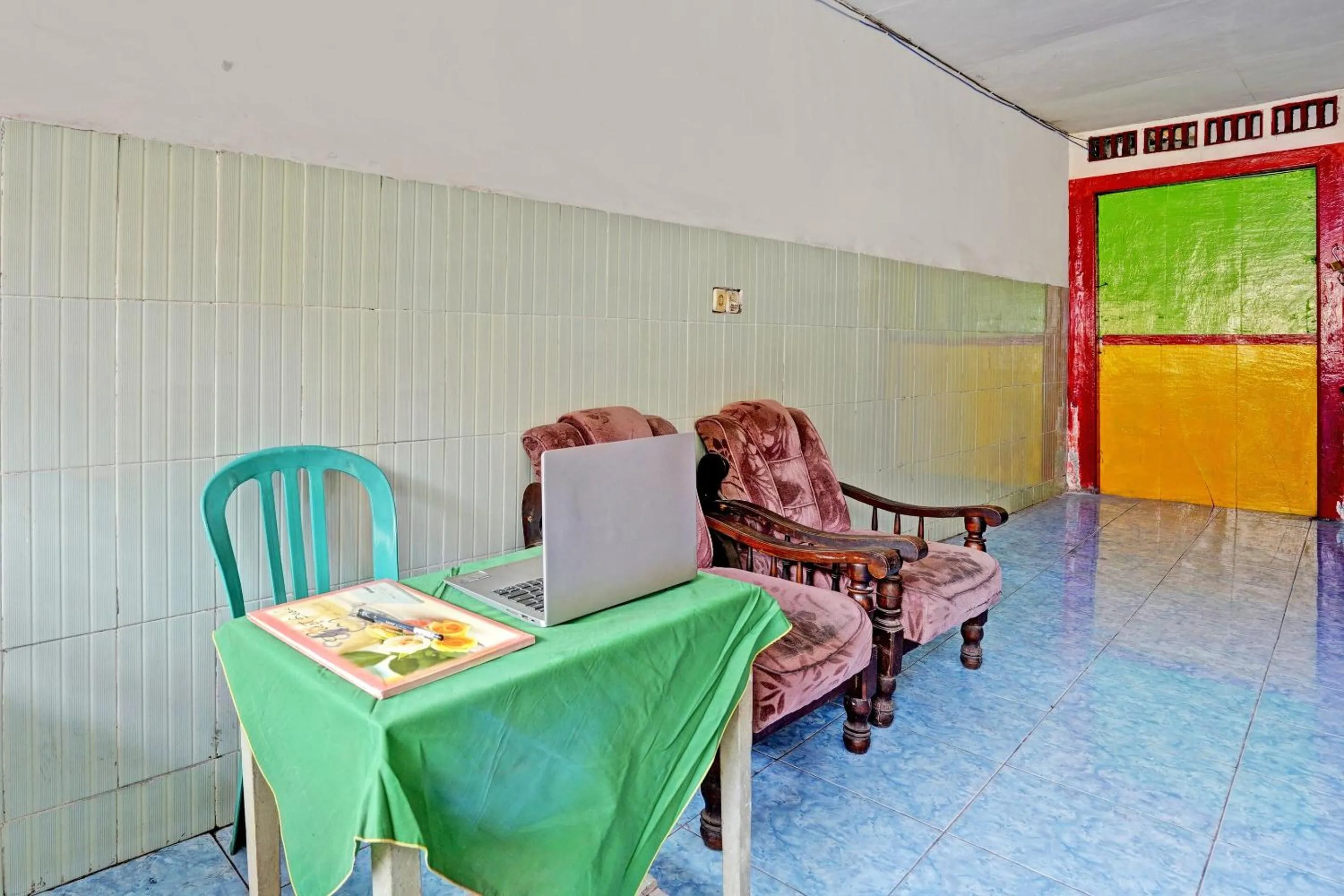 Lobby or reception in Hotel O Sidomulyo Kost Syariah