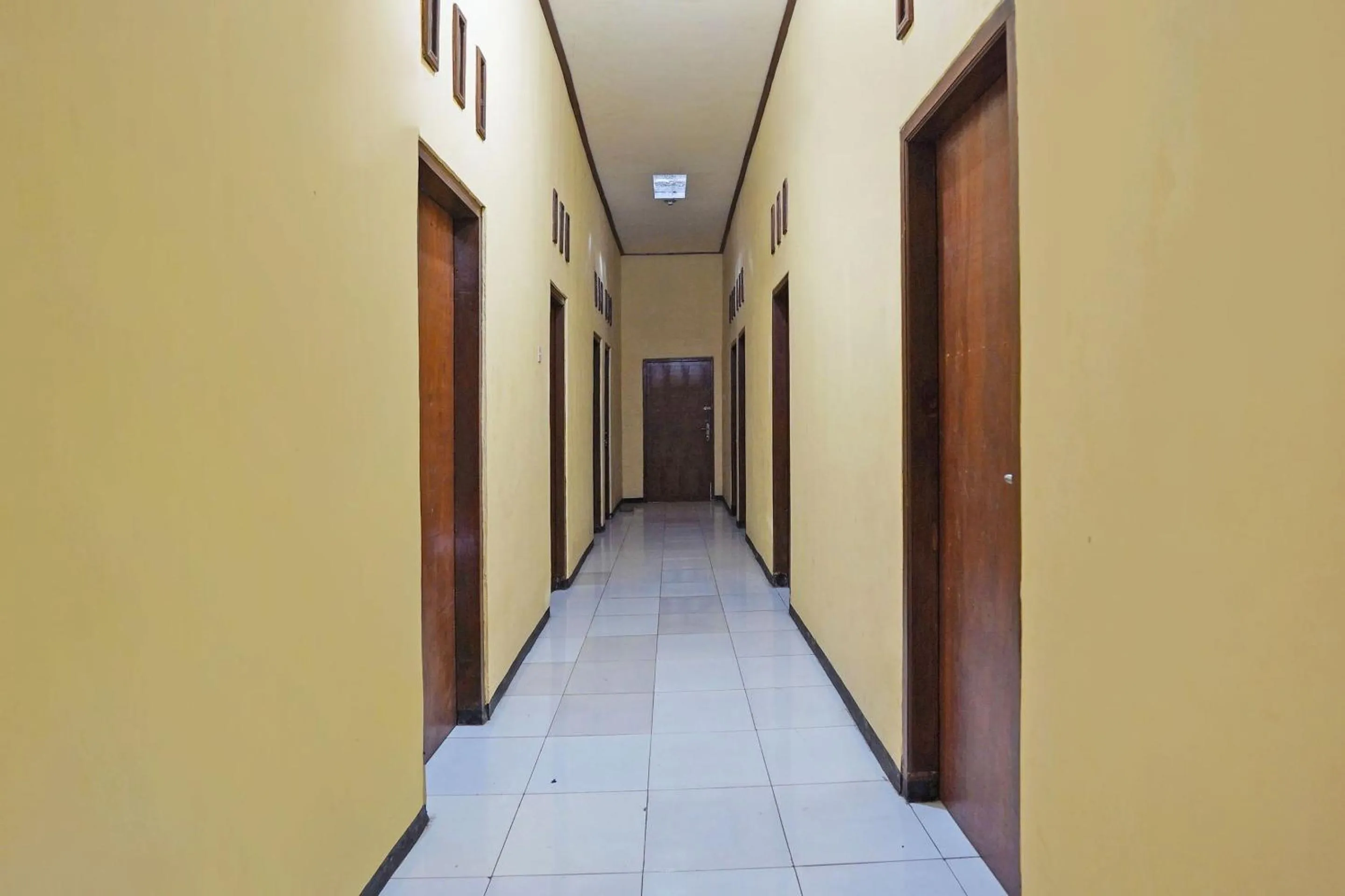 Lobby or reception in OYO Life 91869 Insan Mulia Kost Syariah