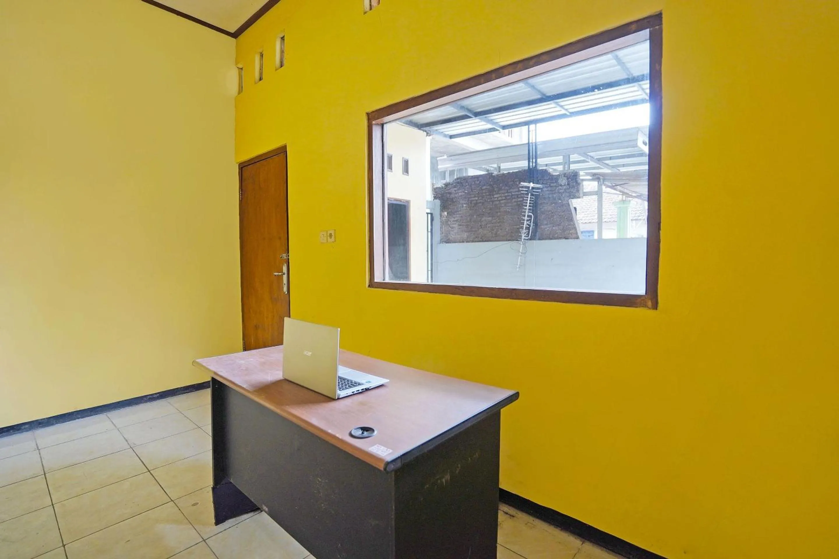 Lobby or reception in OYO Life 91869 Insan Mulia Kost Syariah