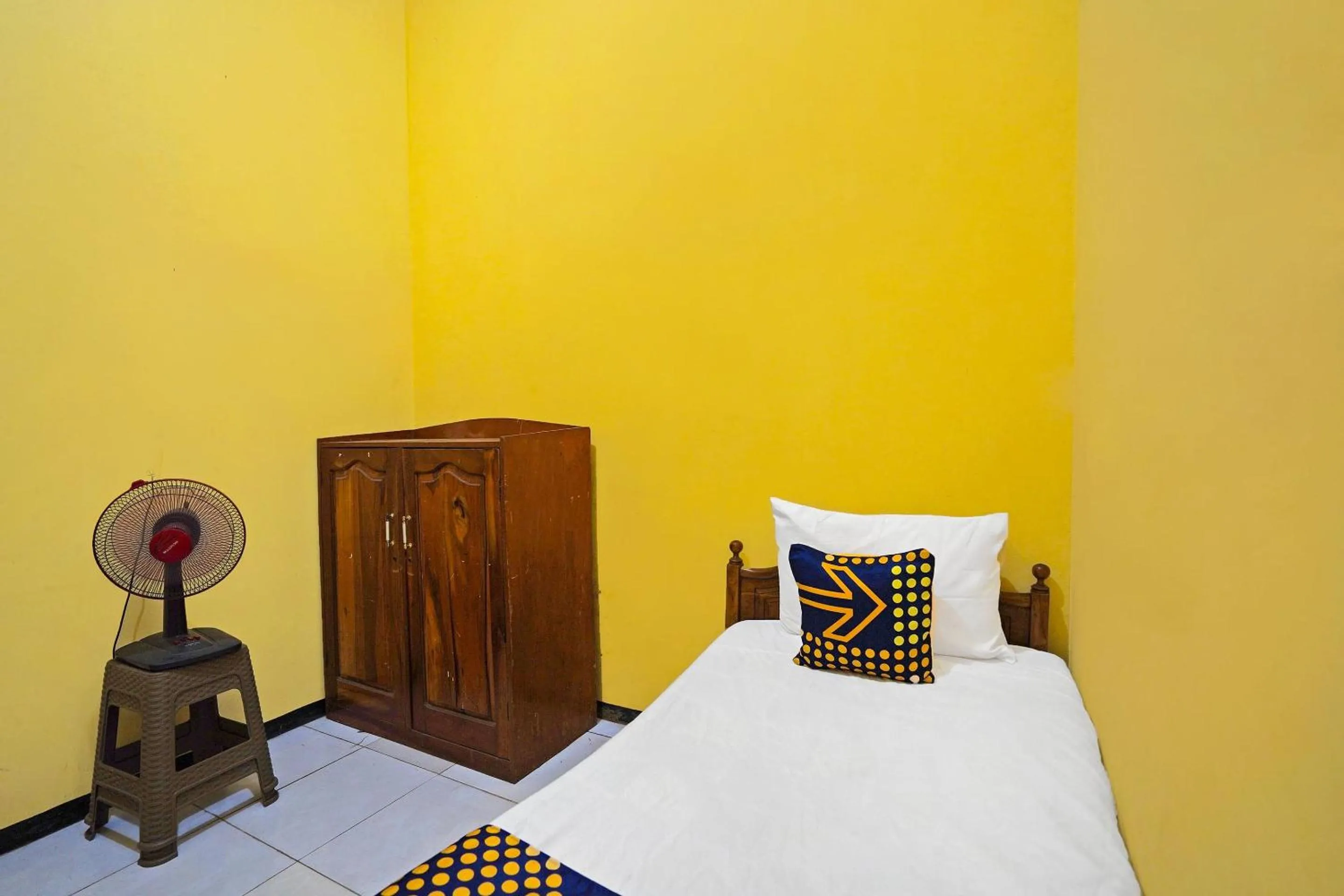 Bedroom, Bed in OYO Life 91869 Insan Mulia Kost Syariah