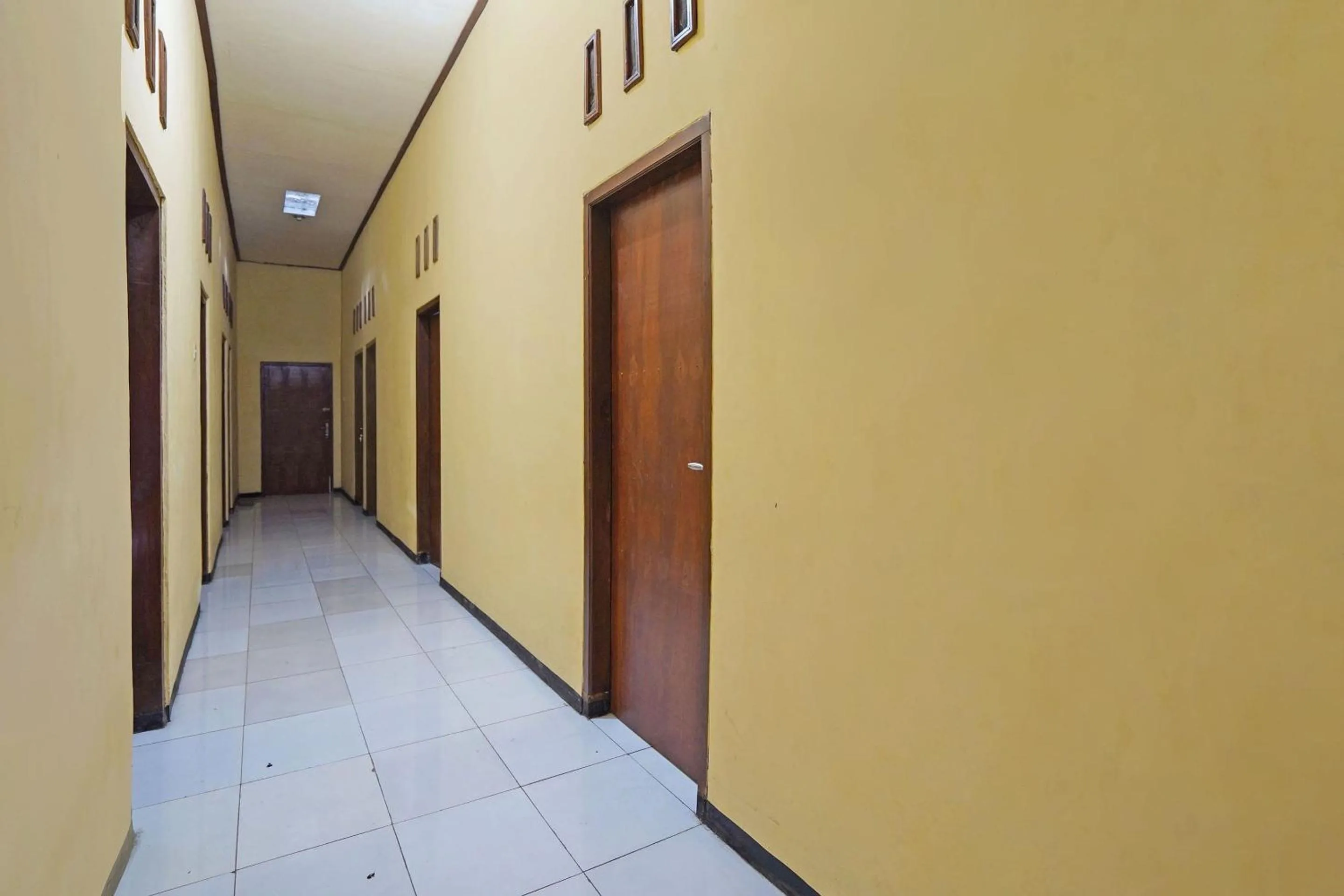 Lobby or reception in OYO Life 91869 Insan Mulia Kost Syariah