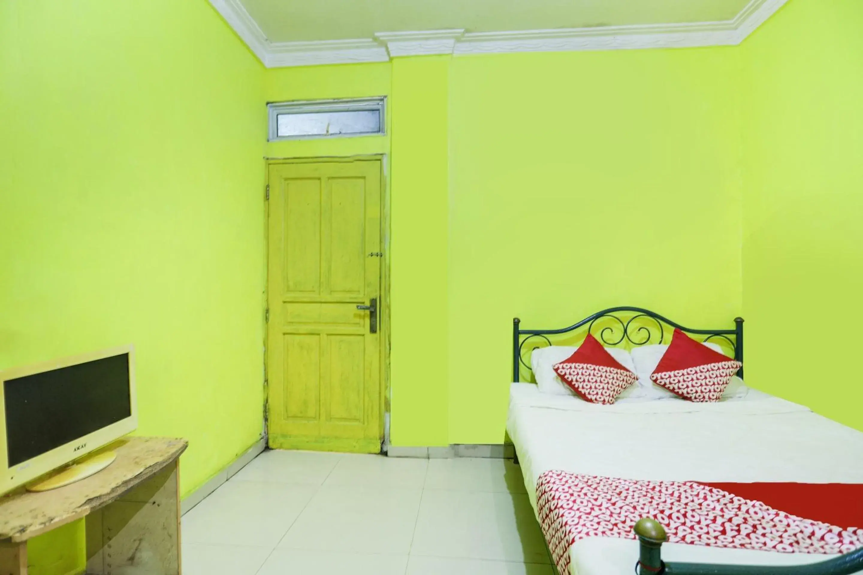 Bedroom, Bed in Hotel O Emes Jaya HomestayNearSamsung Electronic Indonesia PT Bedroom, Bed in Hotel O Emes Jaya HomestayNearSamsung Electronic Indonesia PT