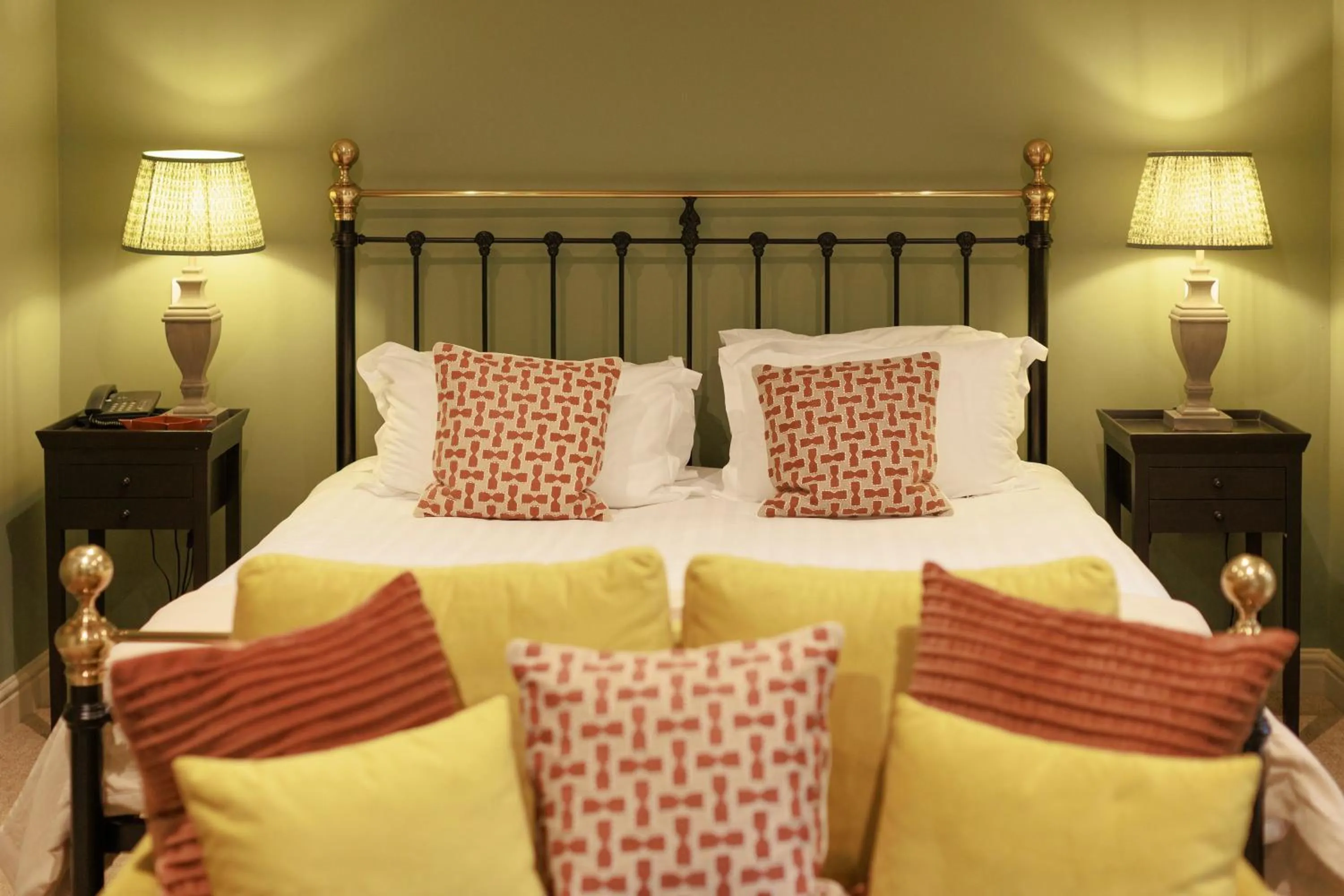 Bed in The Crown, Bildeston