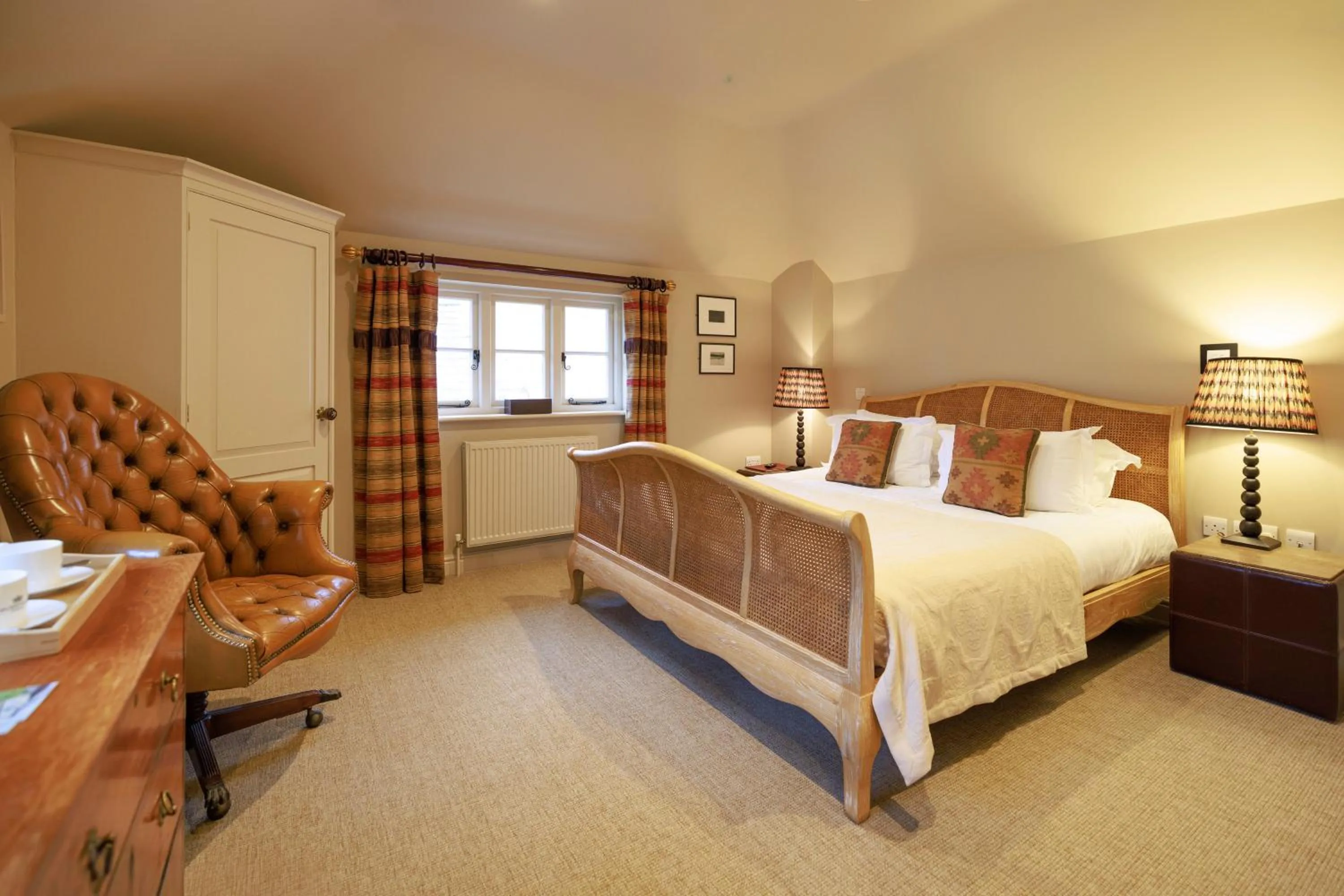 Bedroom, Bed in The Crown, Bildeston