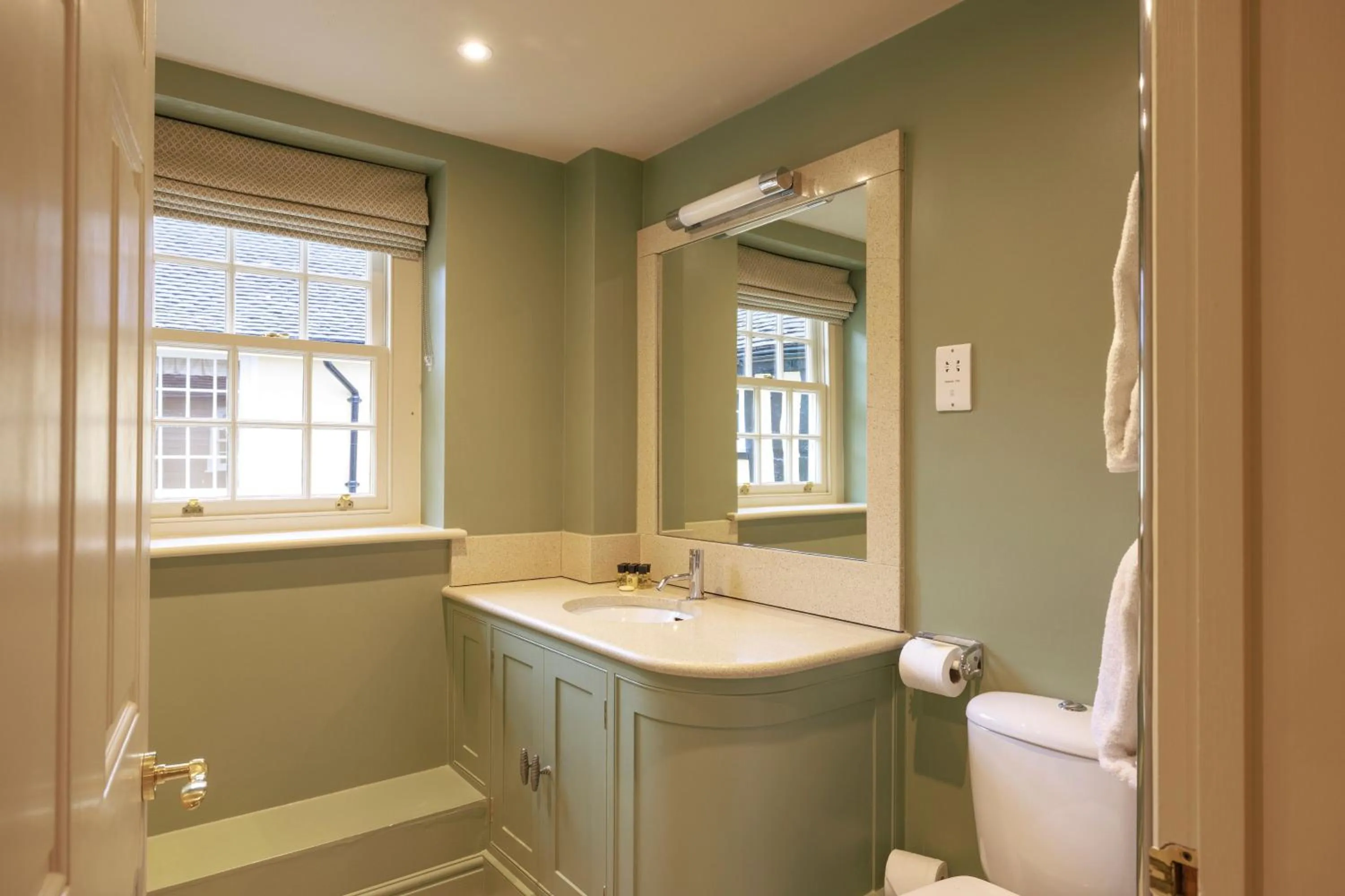 Bathroom in The Crown, Bildeston