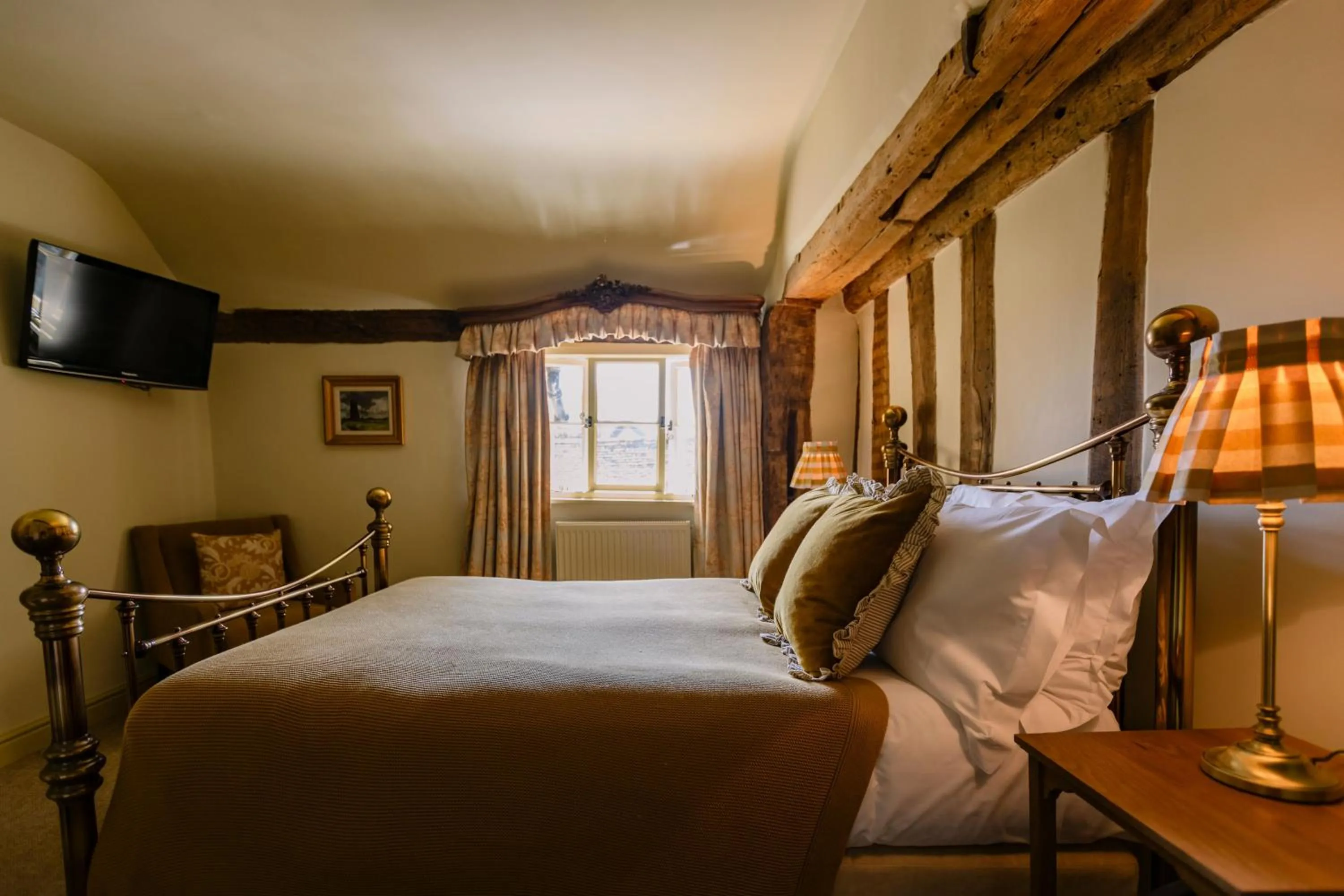 Bedroom, Bed in The Crown, Bildeston