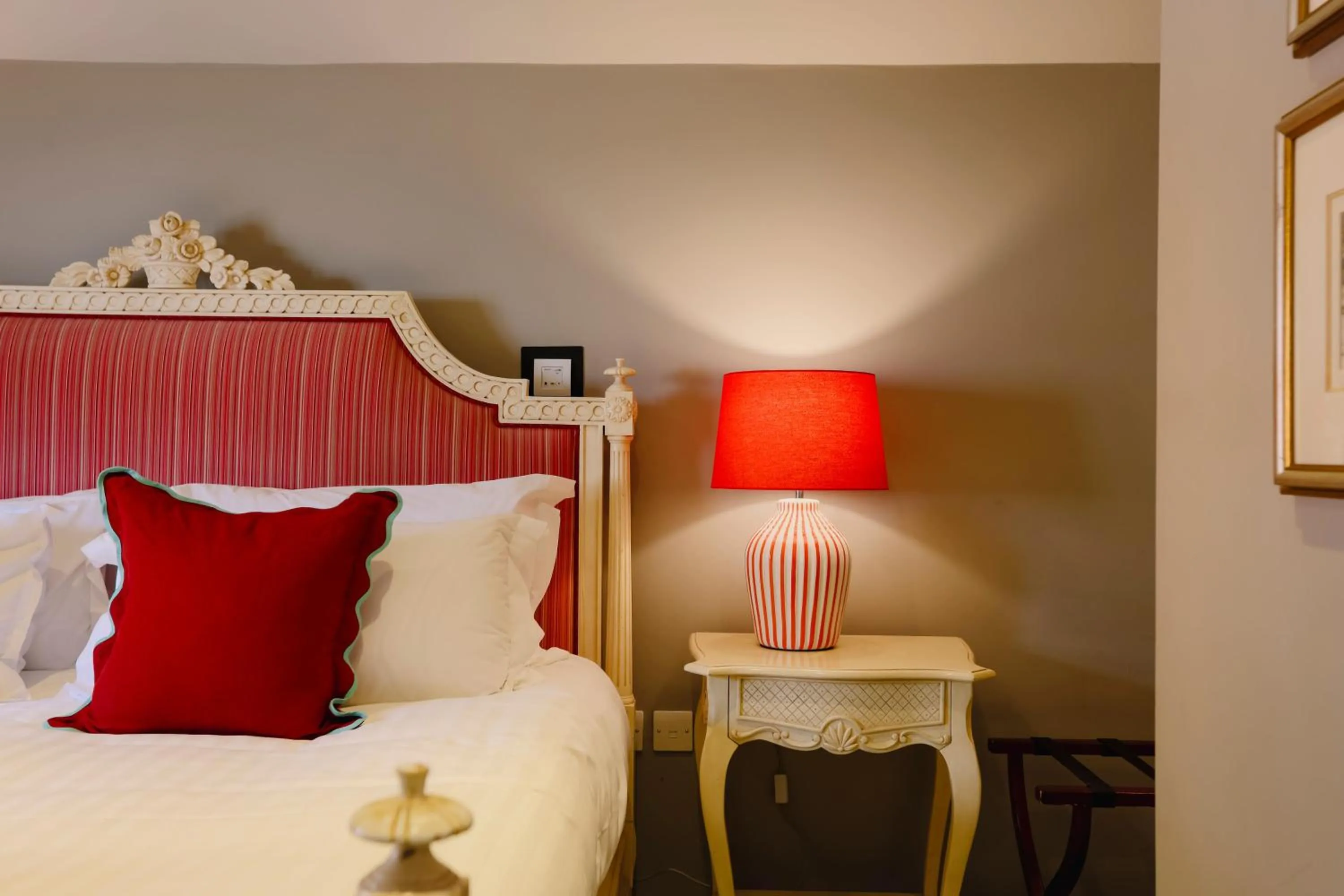 Bedroom, Bed in The Crown, Bildeston