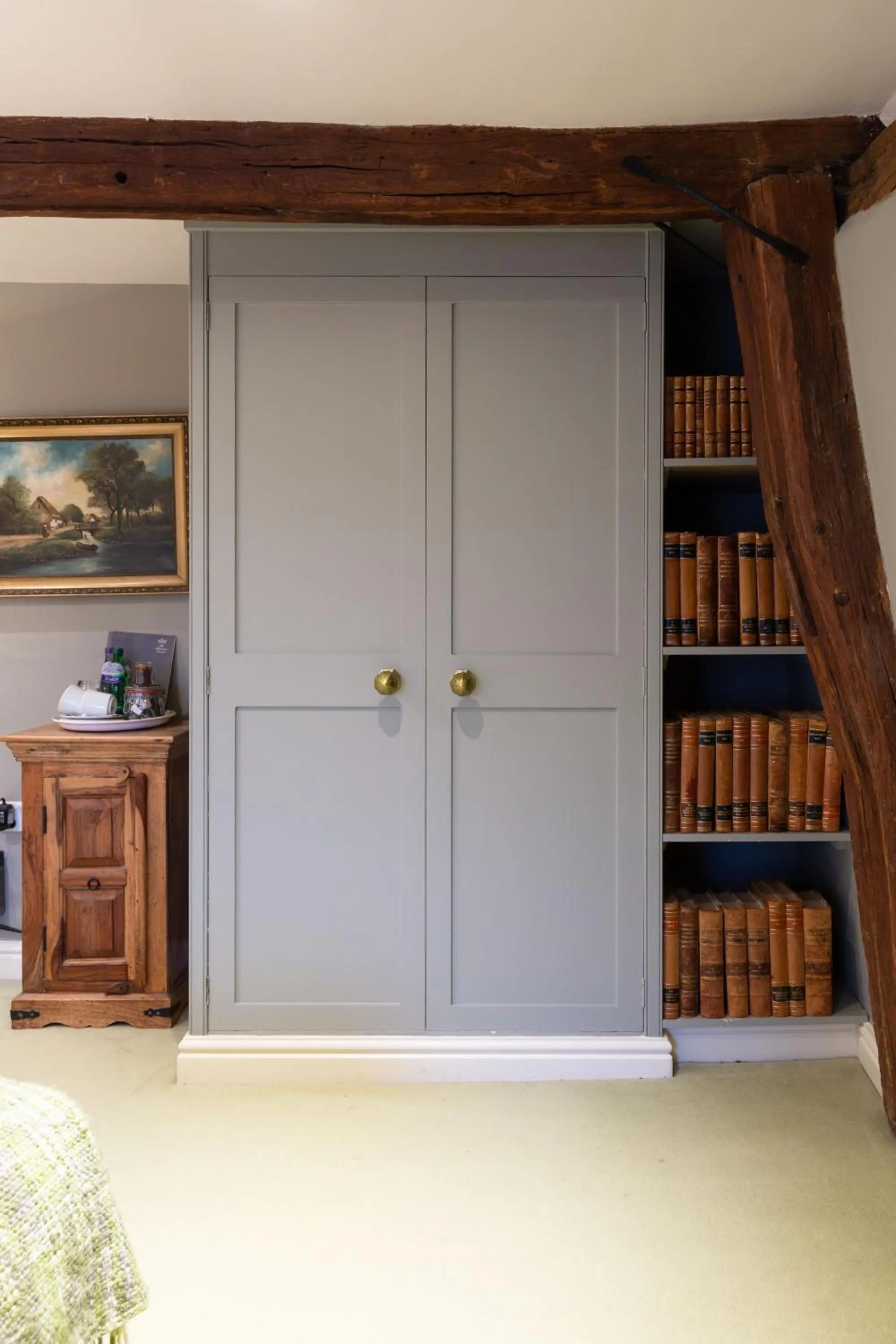 wardrobe in The Crown, Bildeston