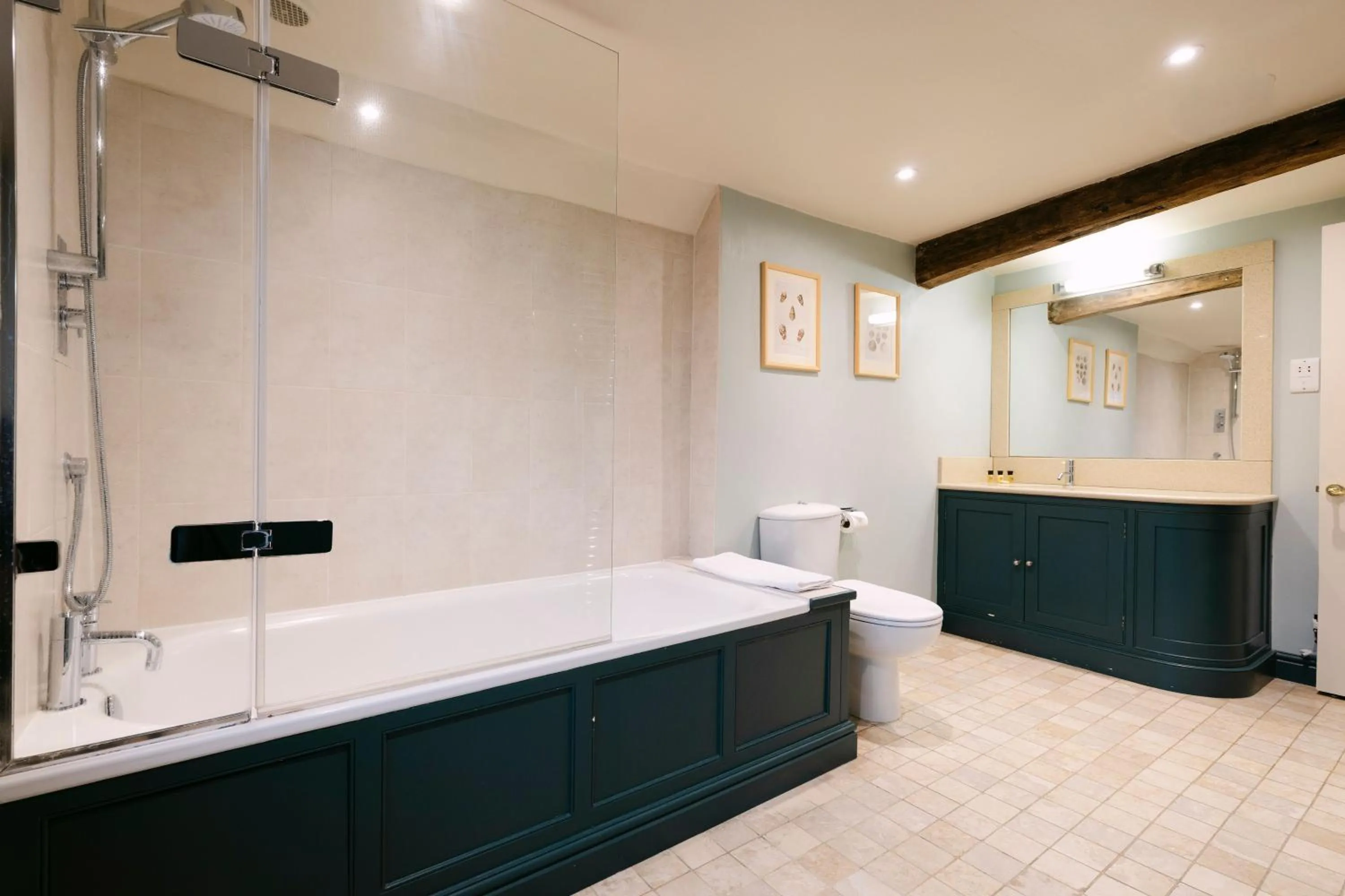 Bathroom in The Crown, Bildeston