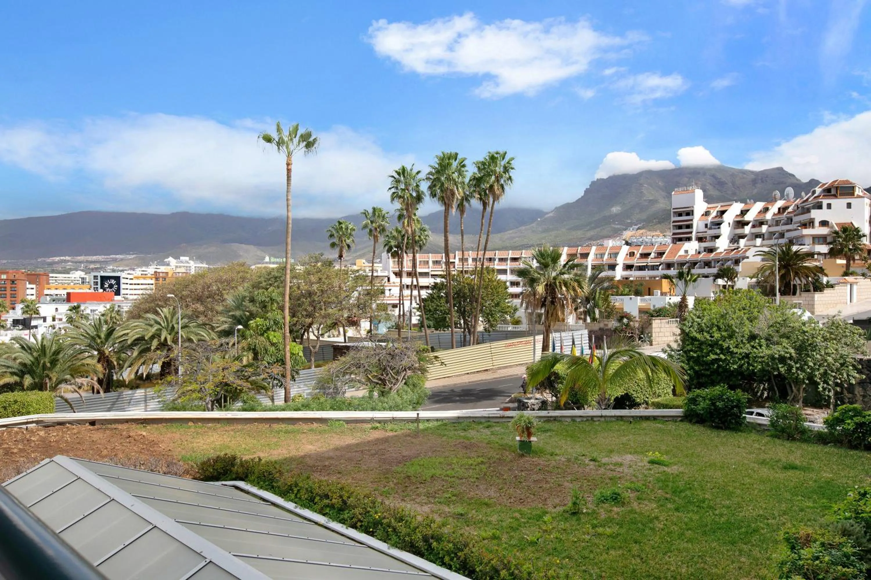 Property building in Club Atlantis 223