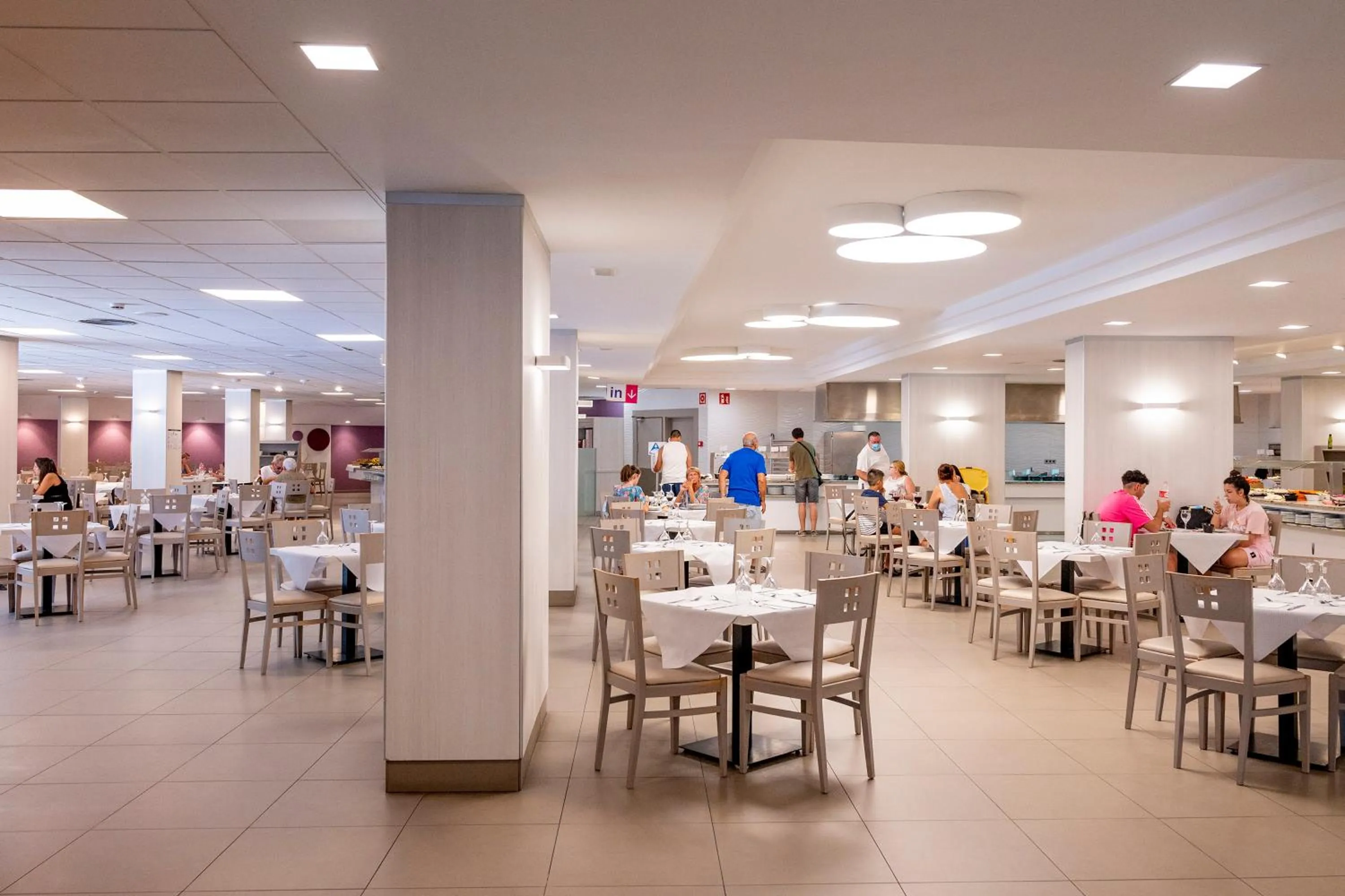 Restaurant/places to eat in Medplaya Hotel Calypso