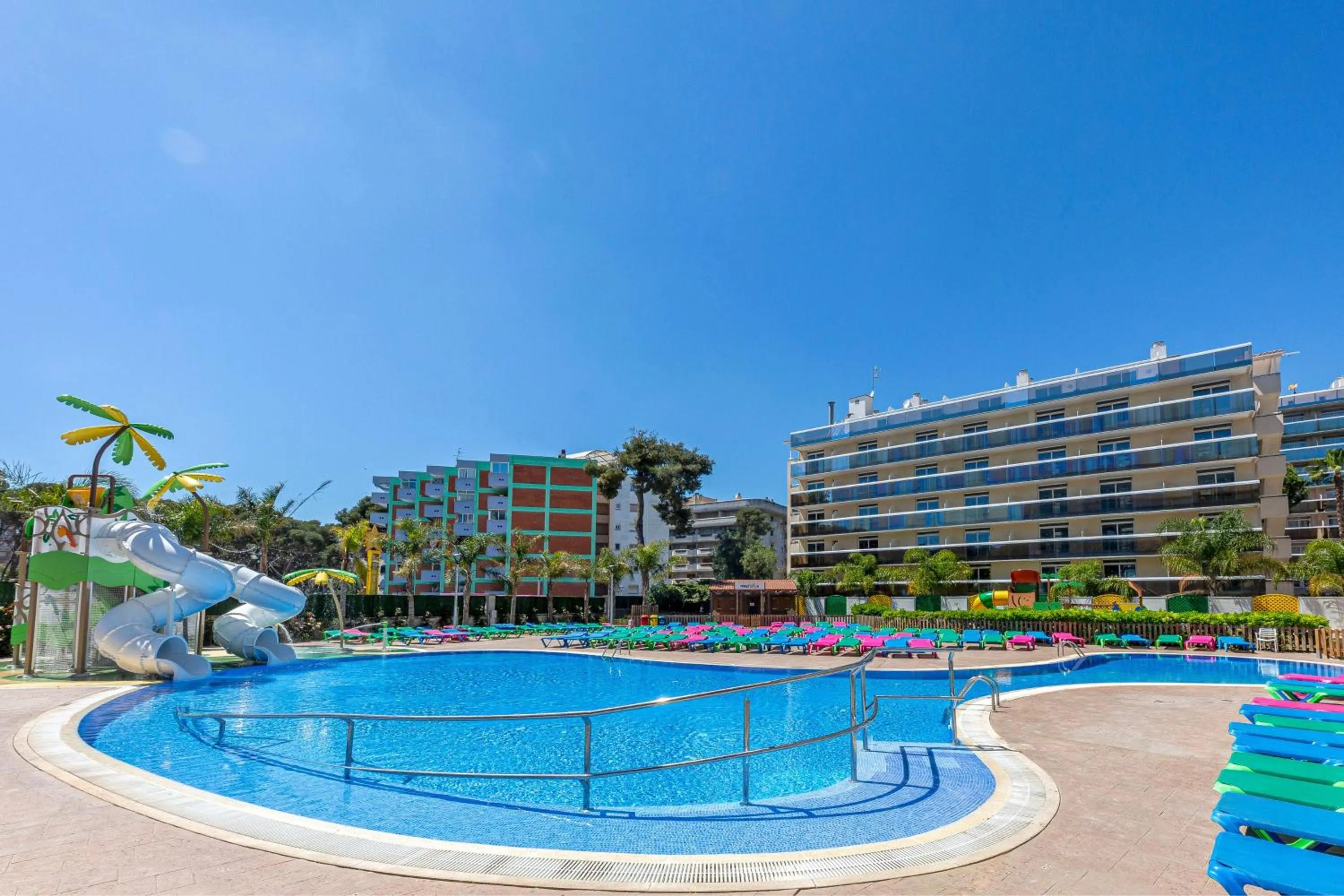 Swimming pool in Medplaya Hotel Calypso