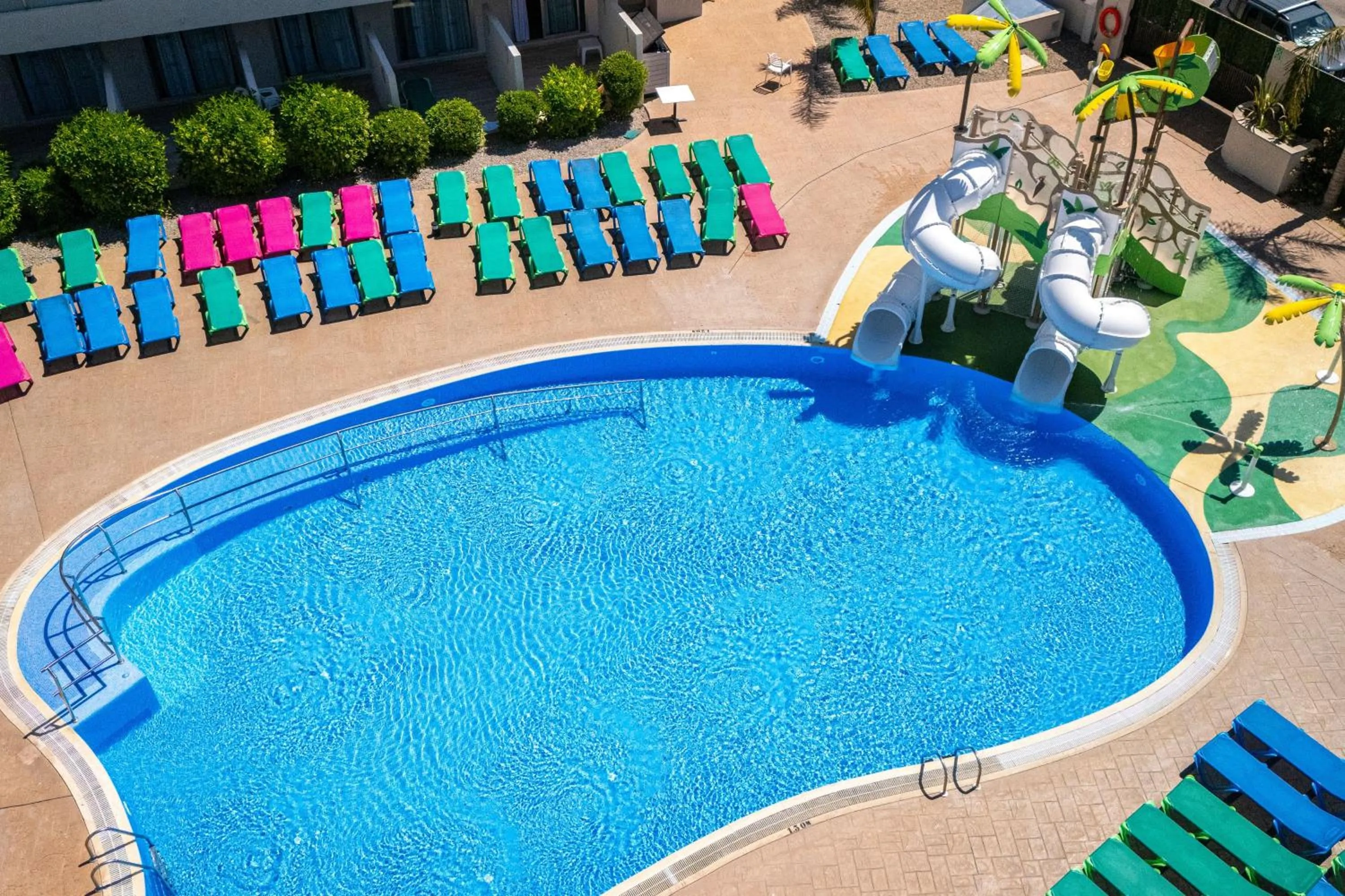 Swimming pool in Medplaya Hotel Calypso