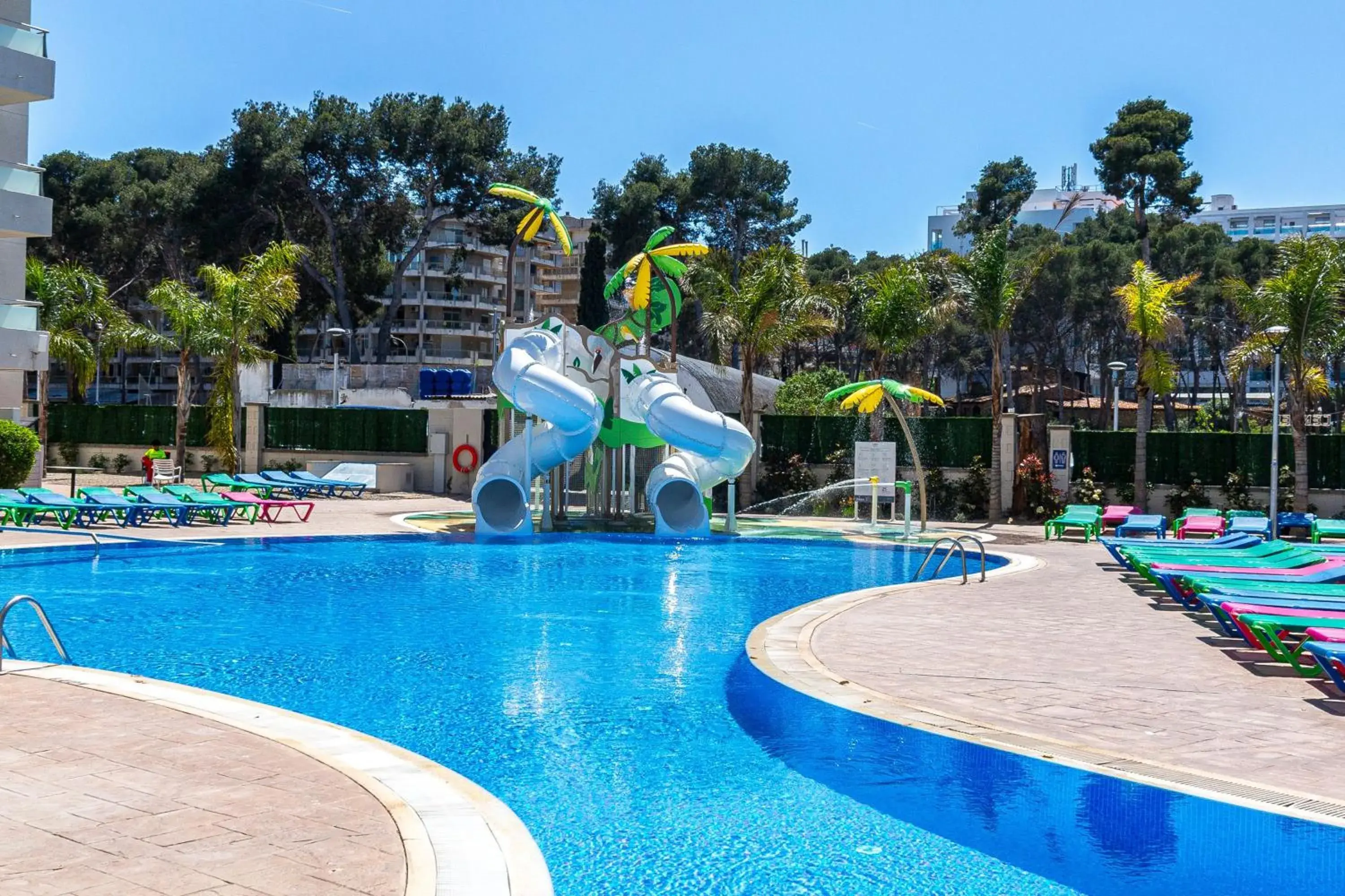 Swimming pool in Medplaya Hotel Calypso Swimming pool in Medplaya Hotel Calypso