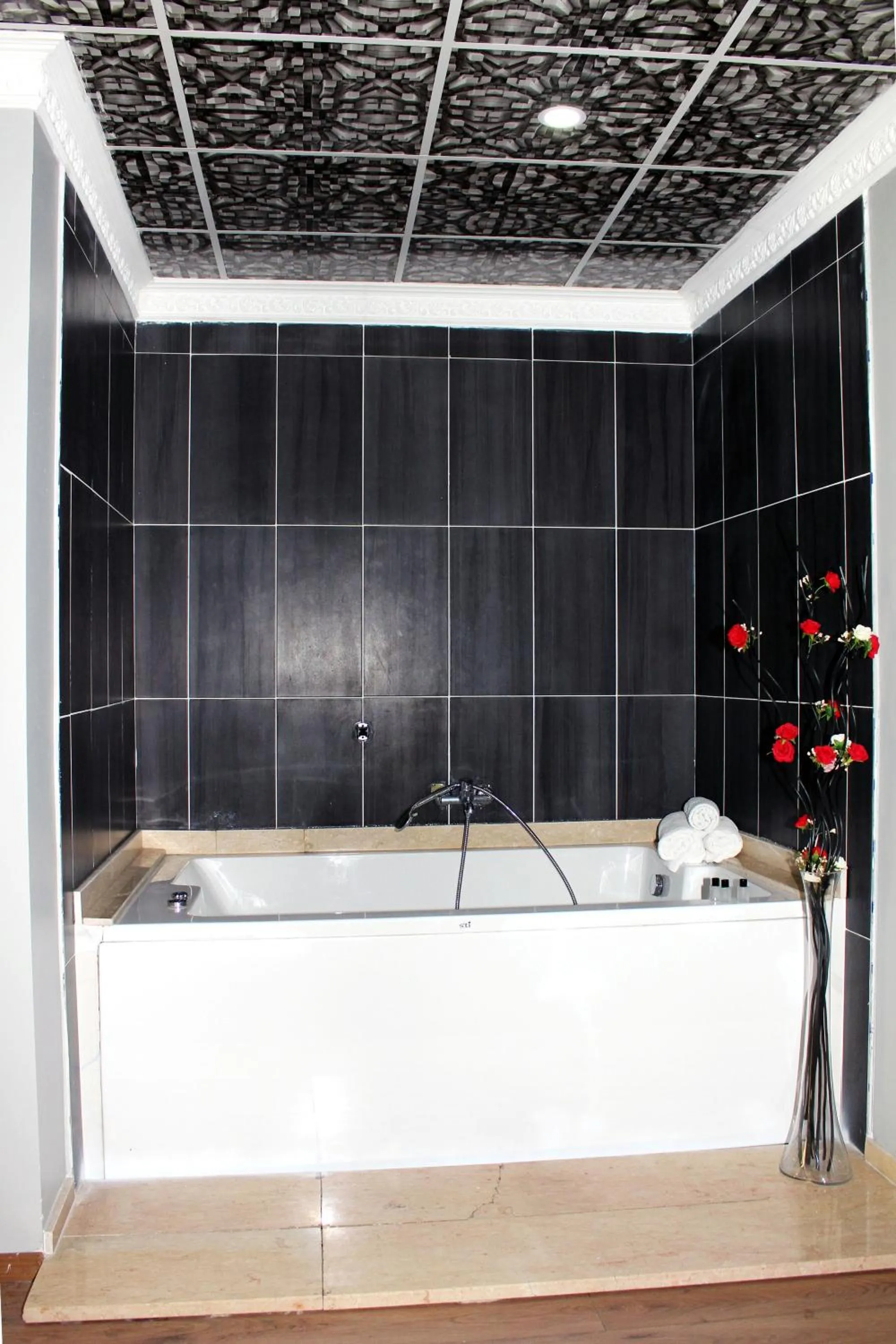 Hot Tub in biglife hotel