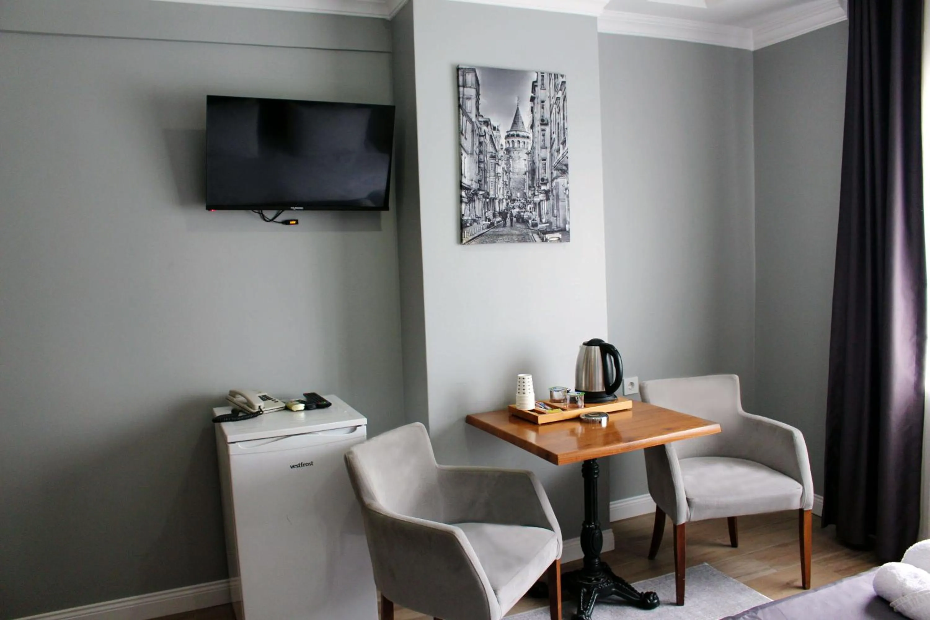 TV and multimedia in biglife hotel