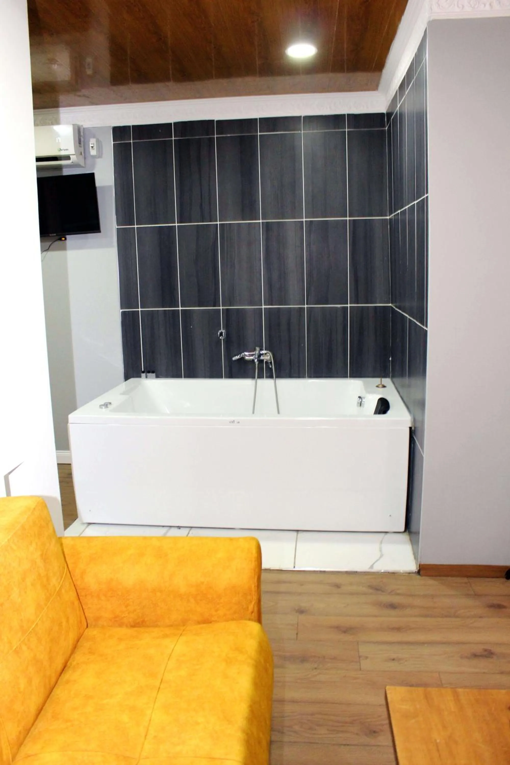 Hot Tub in biglife hotel