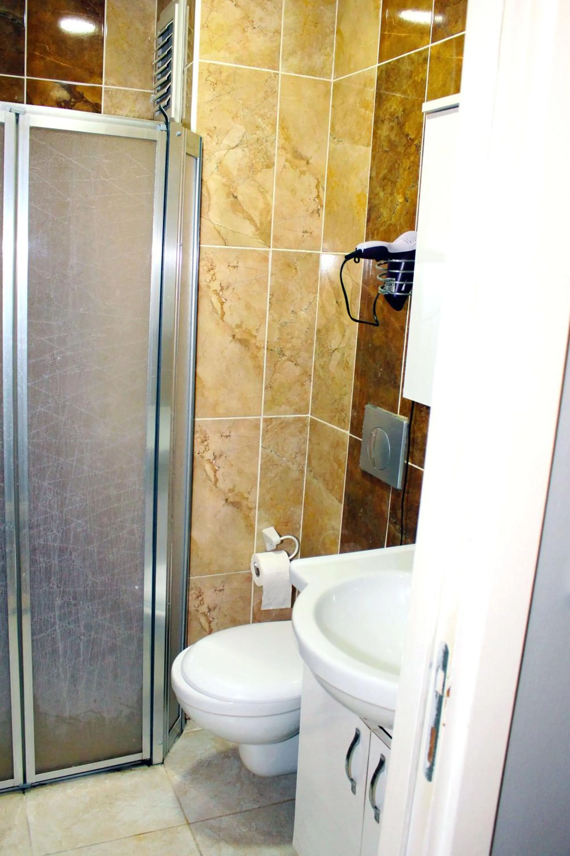 Shower in biglife hotel