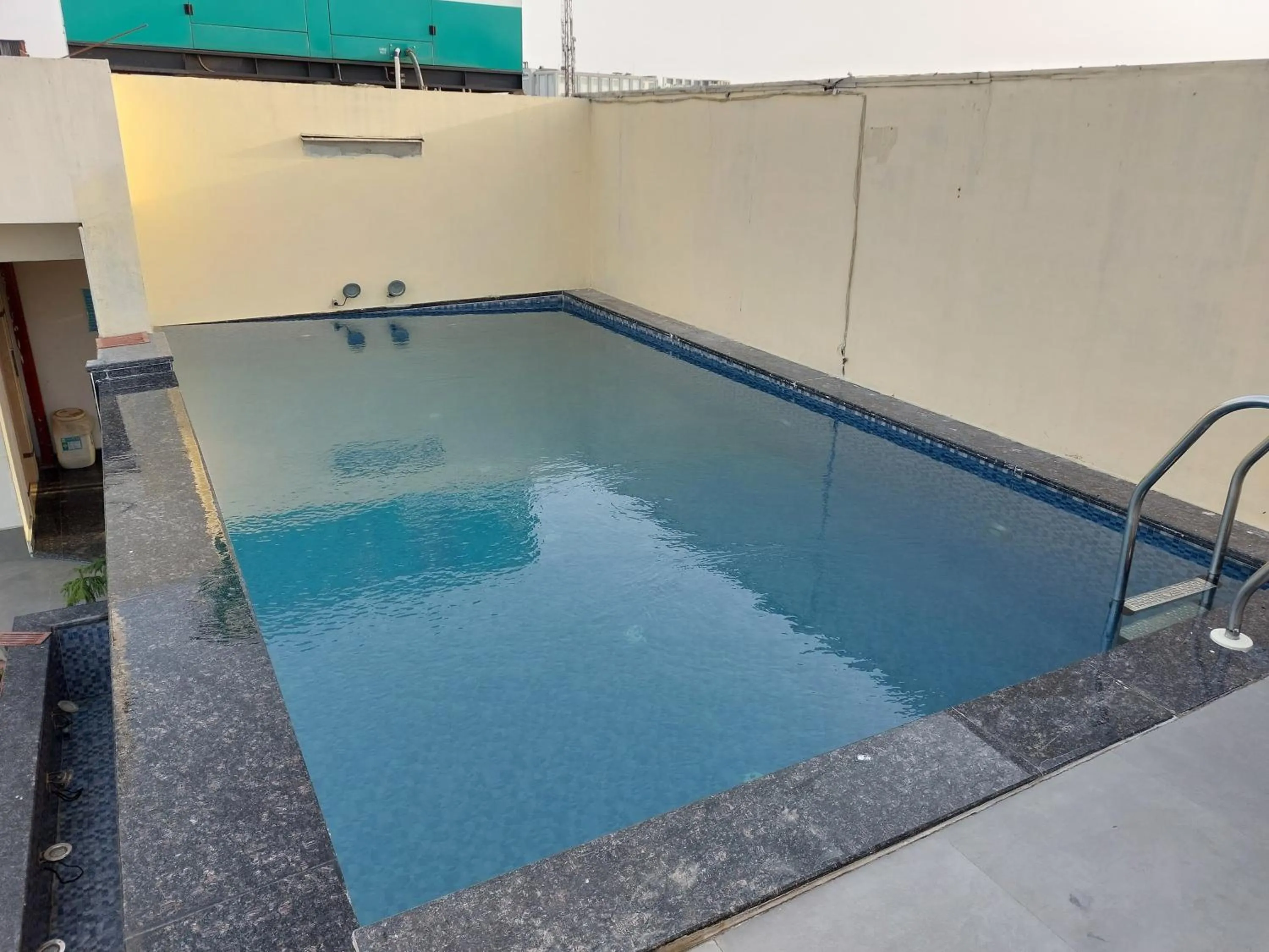 Hotel Avalon Palms Agra