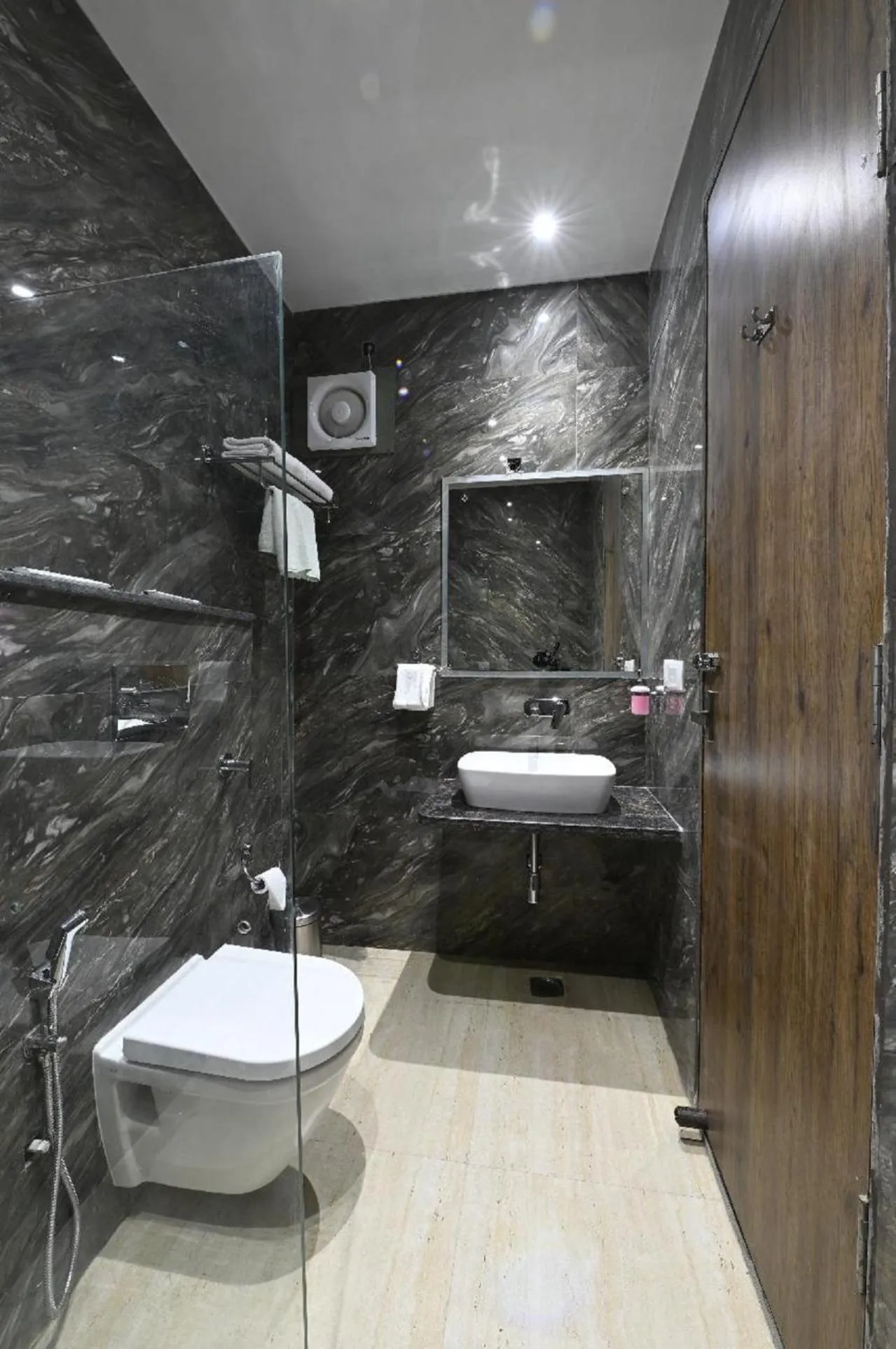 Hotel Avalon Palms Agra