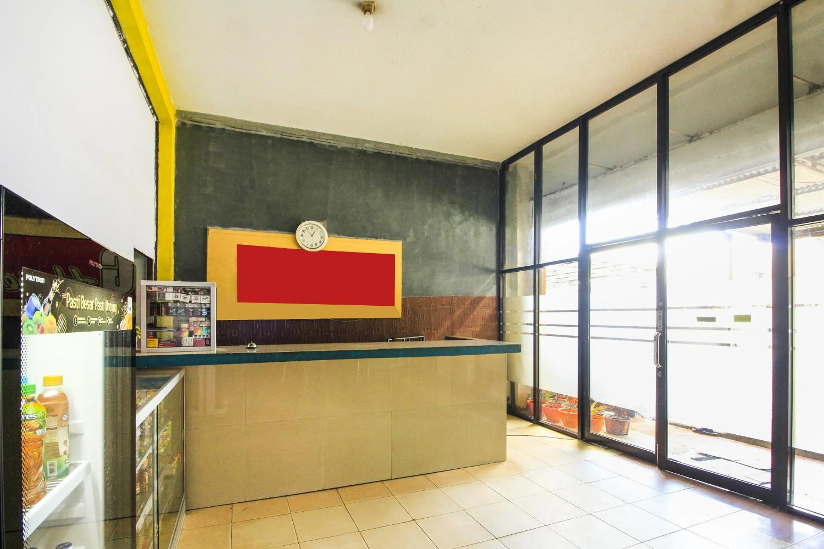 Lobby or reception in OYO 91855 Big Hotel Kendari