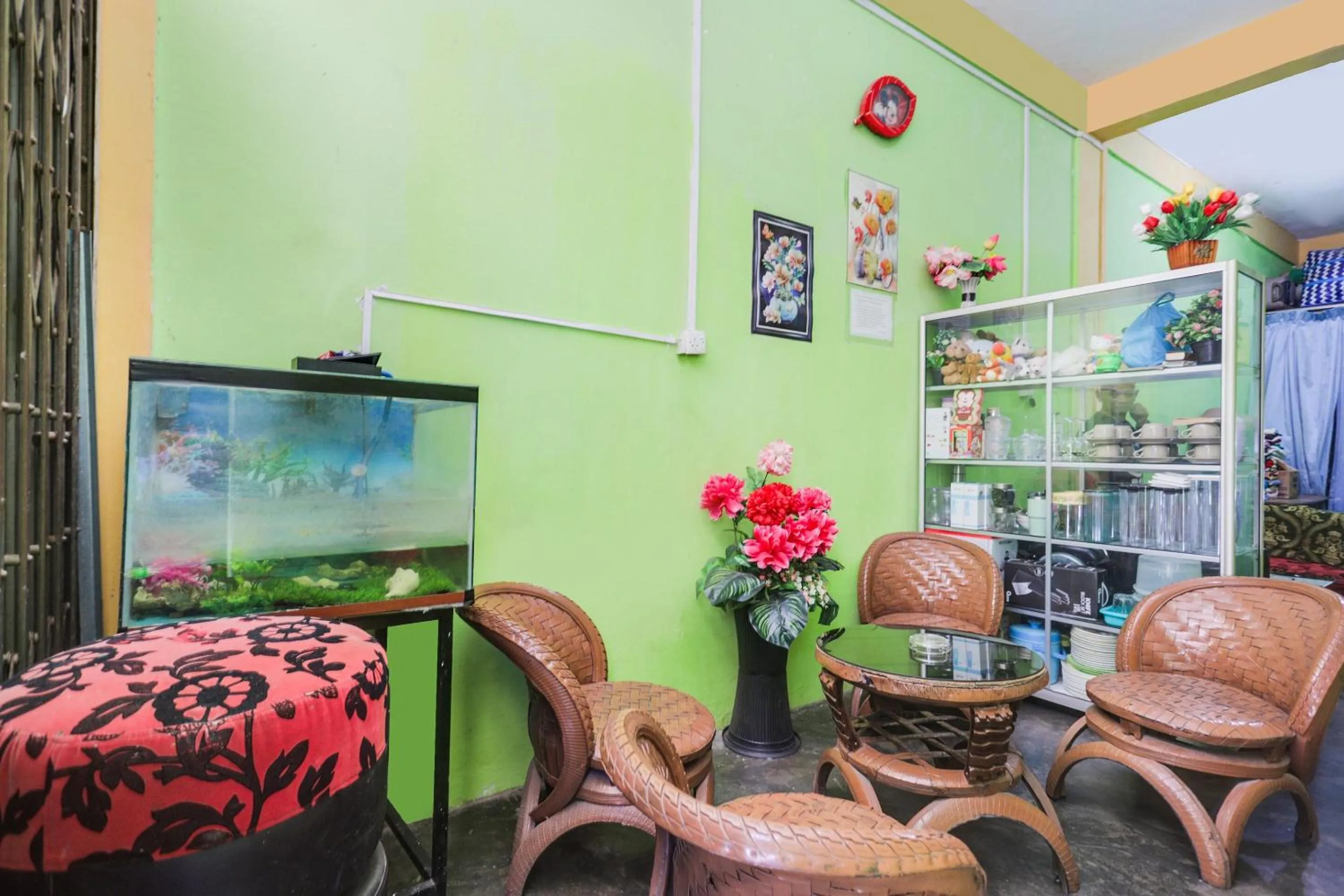 Lobby or reception in Hotel O Bilqis Homestay NearThe Hot River, Dog Run