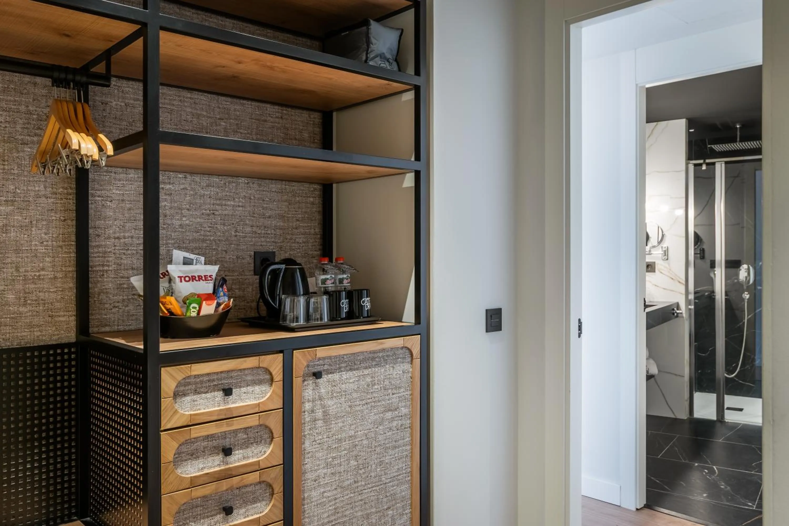 wardrobe in Hotel Barcelona Catedral 4 Sup