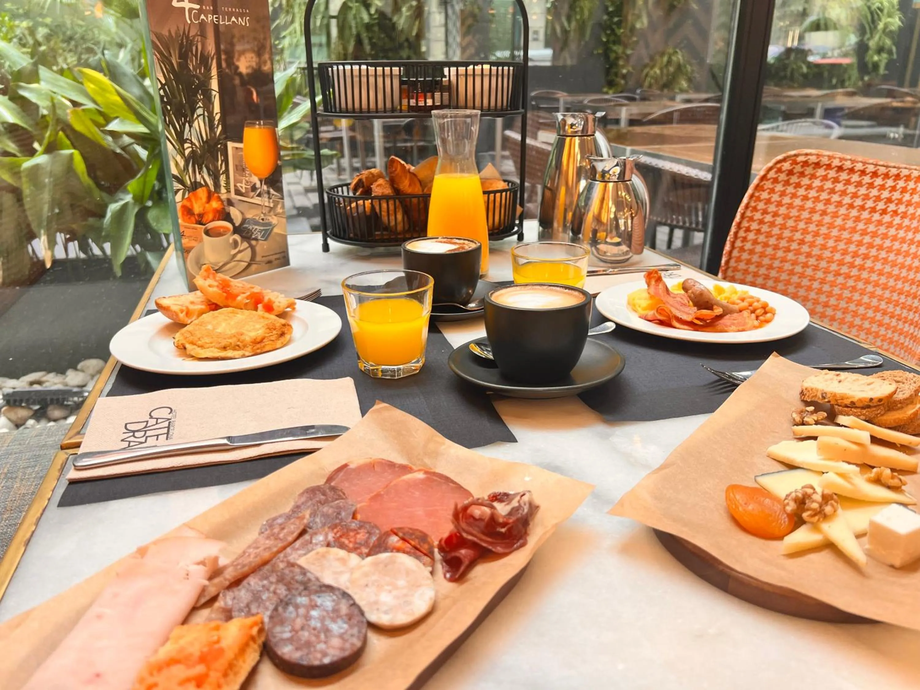 Breakfast in Hotel Barcelona Catedral 4 Sup