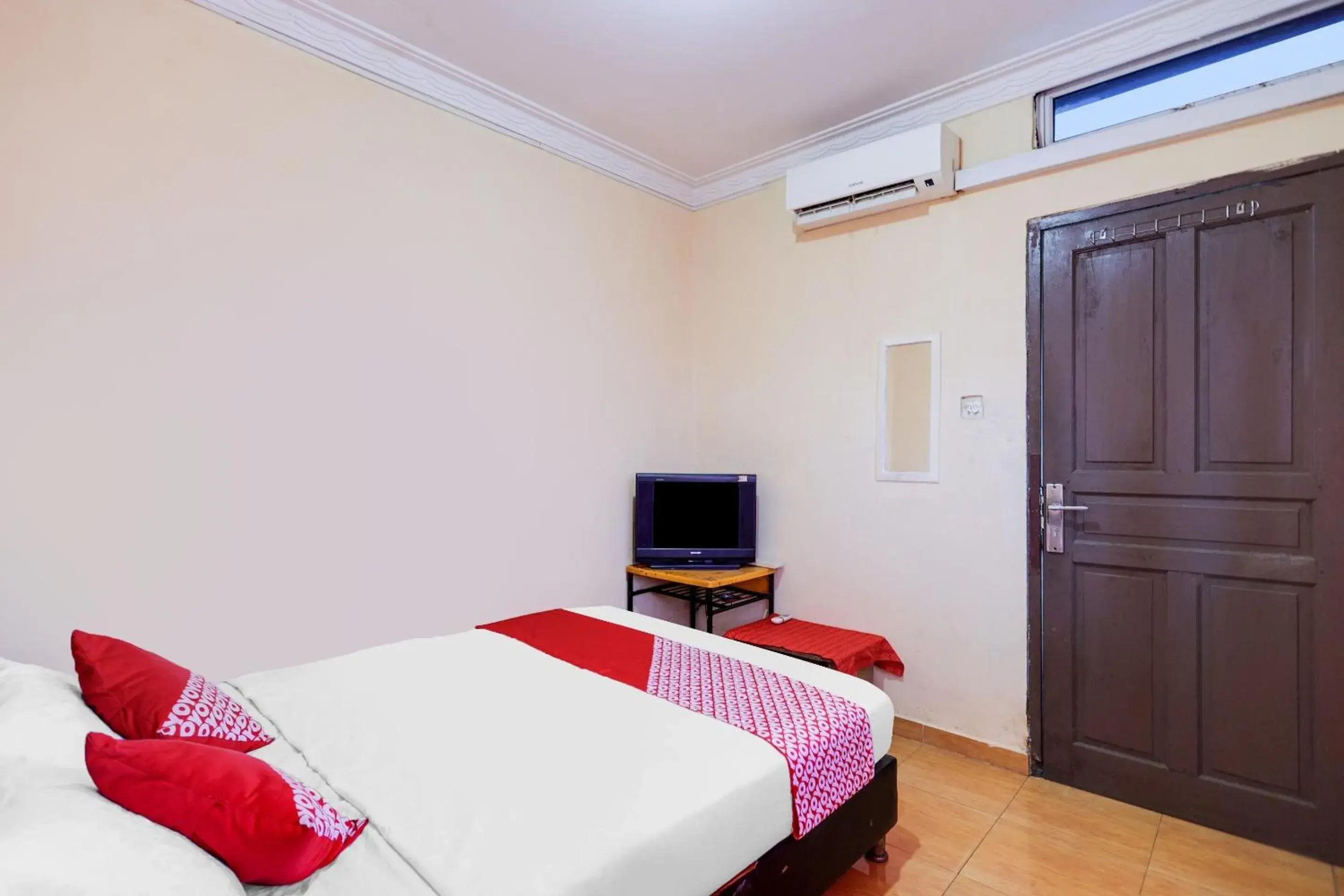 Bedroom in Hotel O Wisma Heksa Bedroom in Hotel O Wisma Heksa