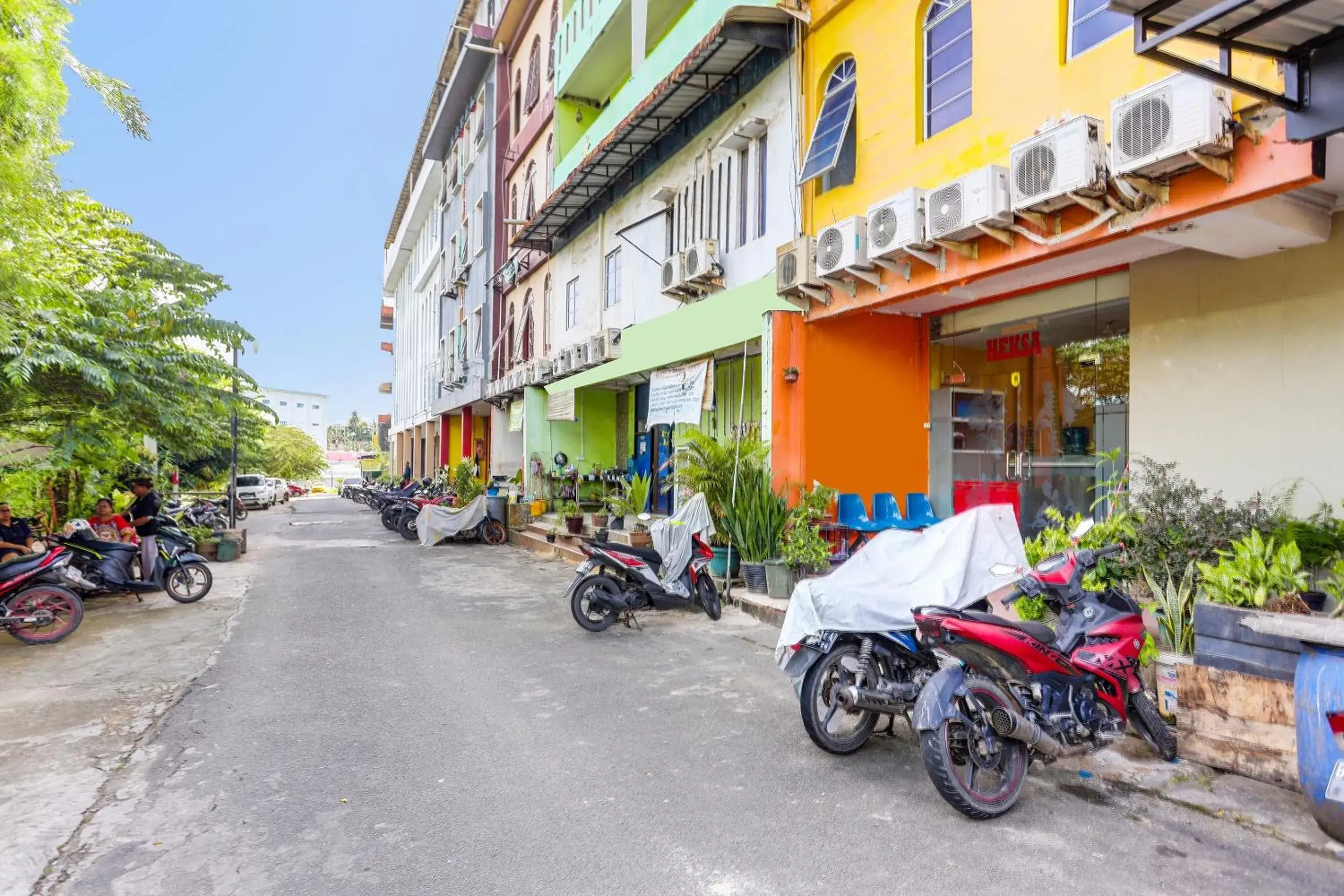 Facade/entrance in Hotel O Wisma Heksa Facade/entrance in Hotel O Wisma Heksa
