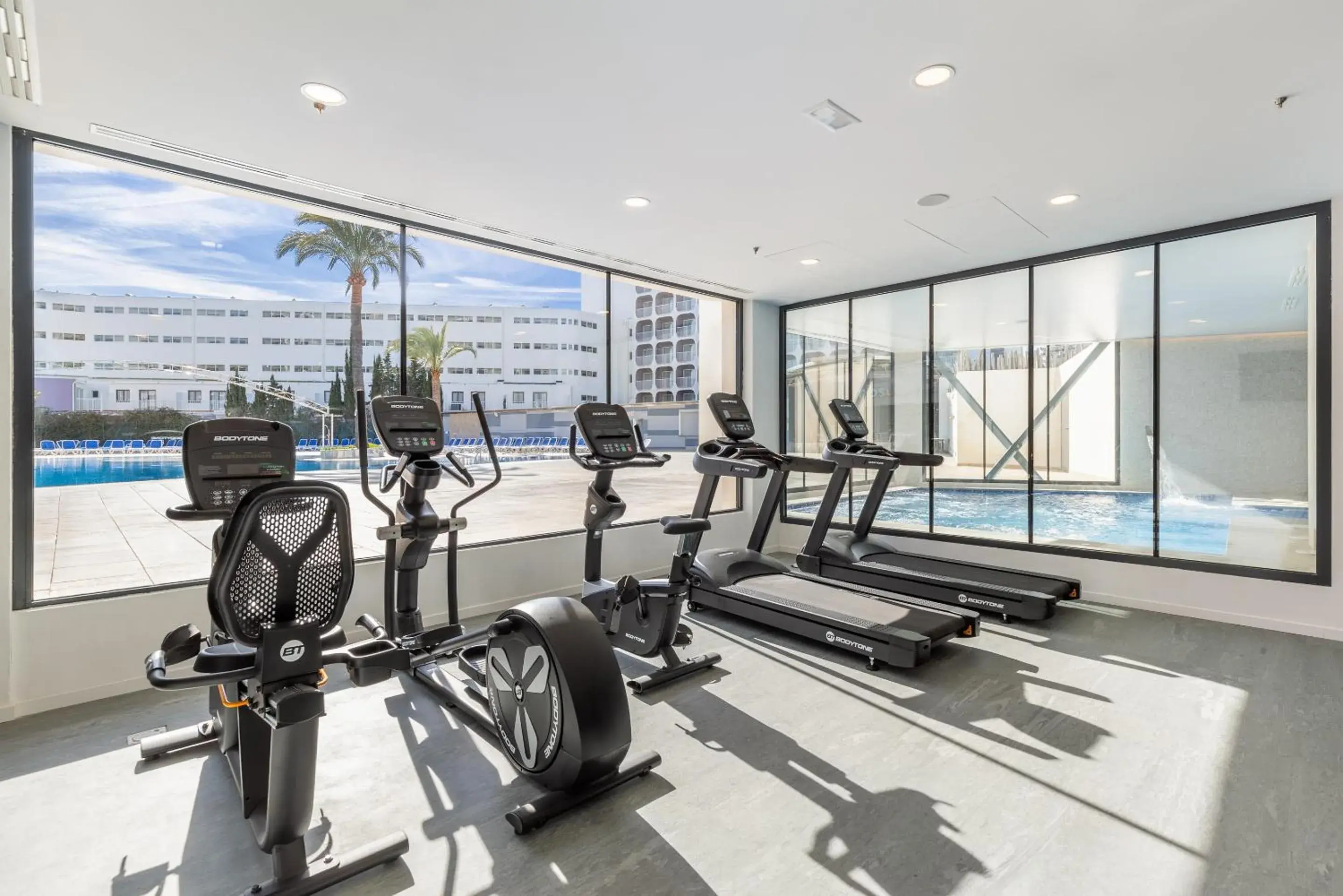Fitness centre/facilities in Hotel Samos Fitness centre/facilities in Hotel Samos