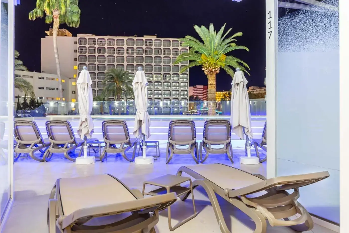 Swimming pool in Hotel Samos Swimming pool in Hotel Samos