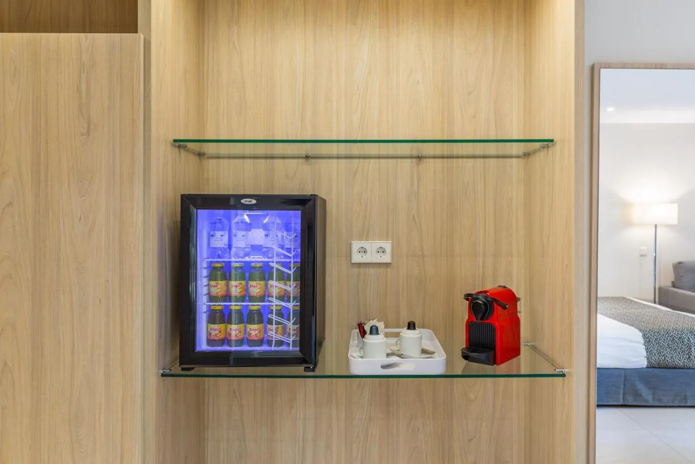 Coffee/tea facilities in Hotel Samos