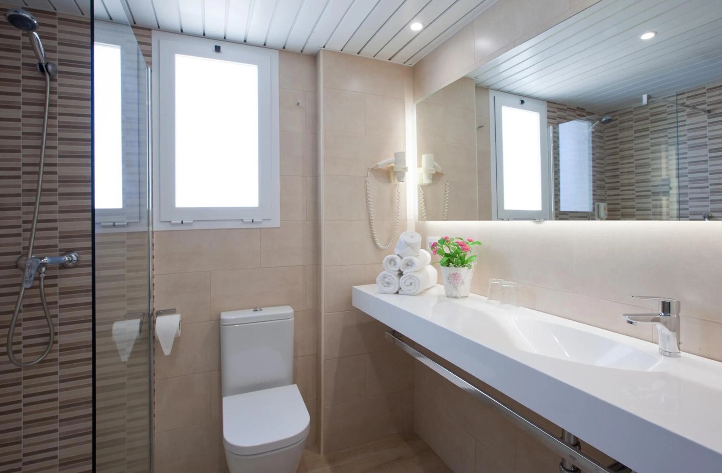 Bathroom in Hotel Samos