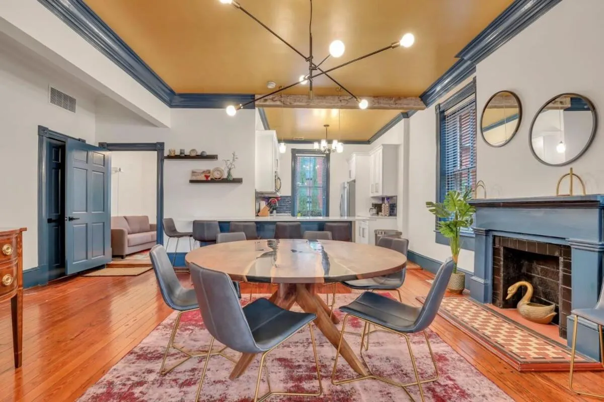 The Palm House-Downtown Private Patio Luxury Home