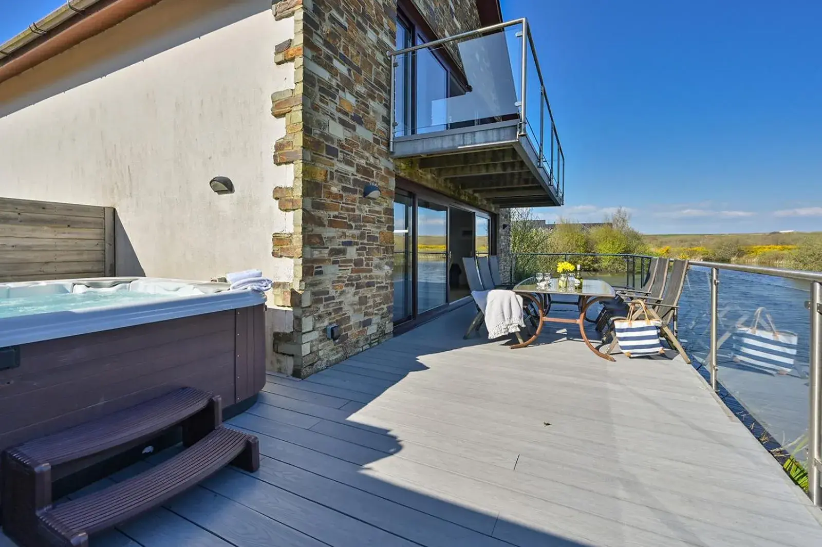Lakeside House on Retallack Resort with Hot Tub 110 Lakeside House on Retallack Resort with Hot Tub 110