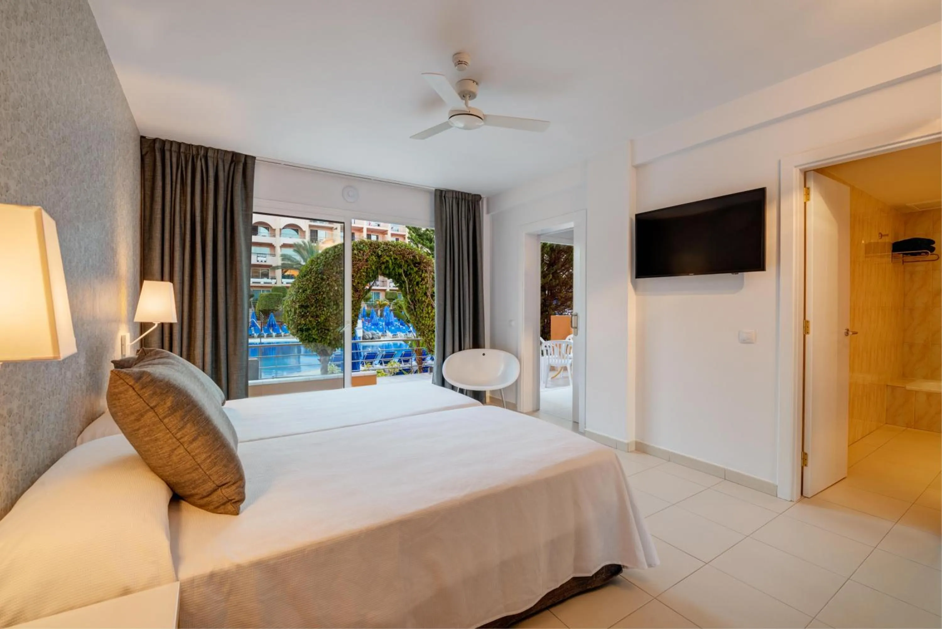 Bathroom, Bed in Mirador Maspalomas by Dunas