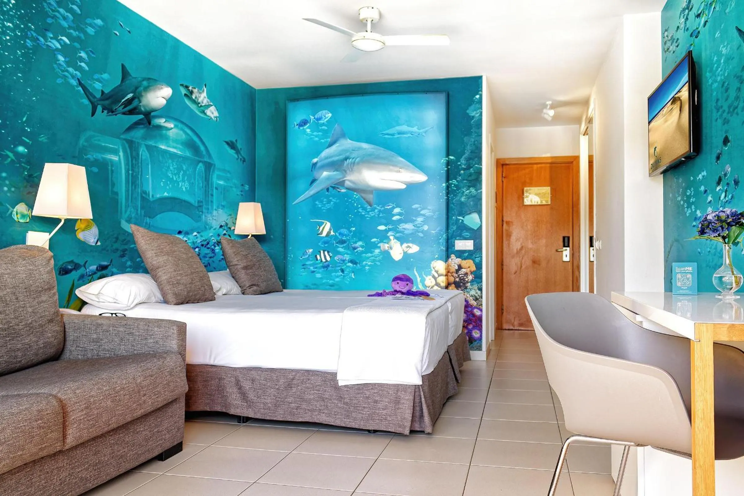 Photo of the whole room, Bed in Mirador Maspalomas by Dunas