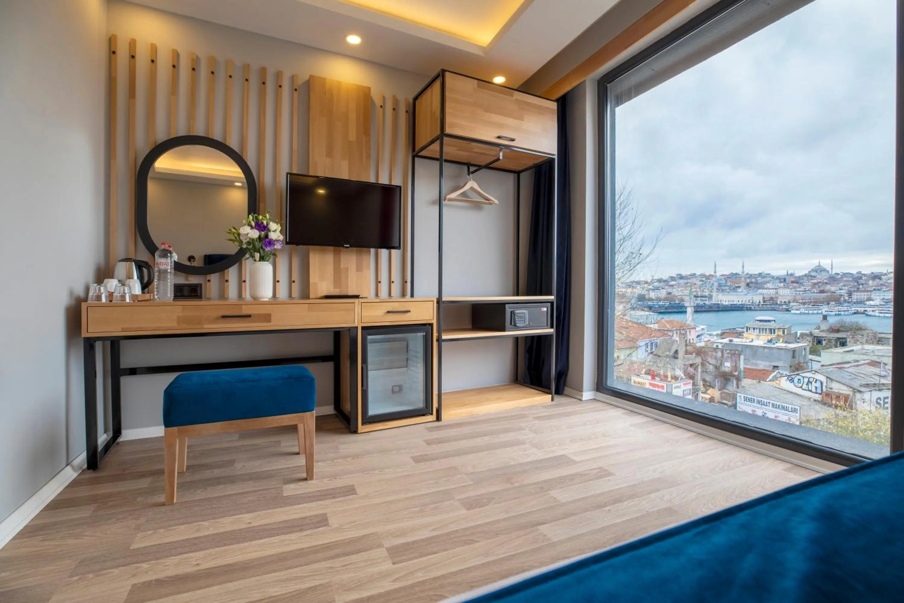 TV and multimedia in Union Hotel Karaköy