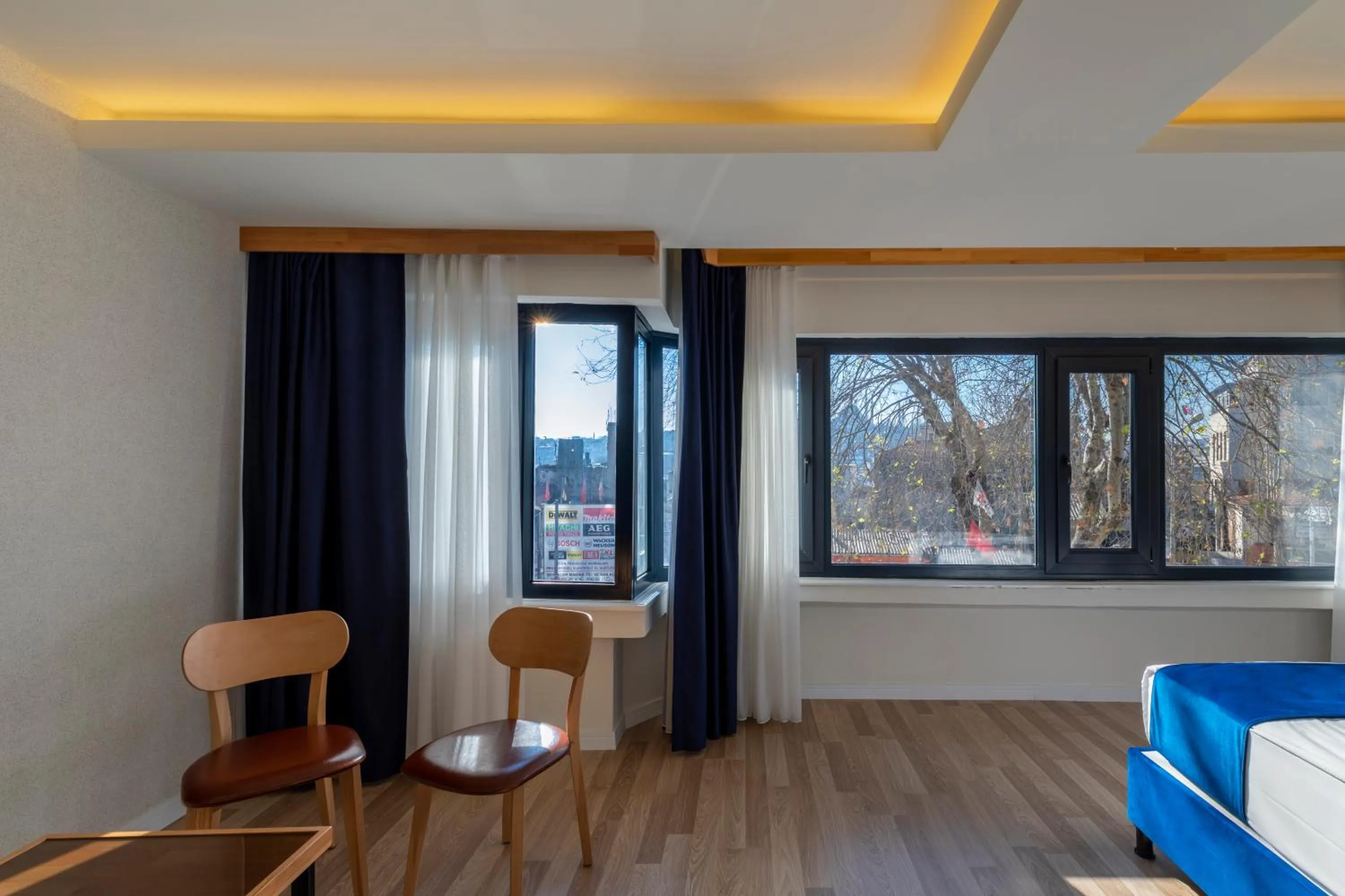 Seating area, Bed in Union Hotel Karaköy