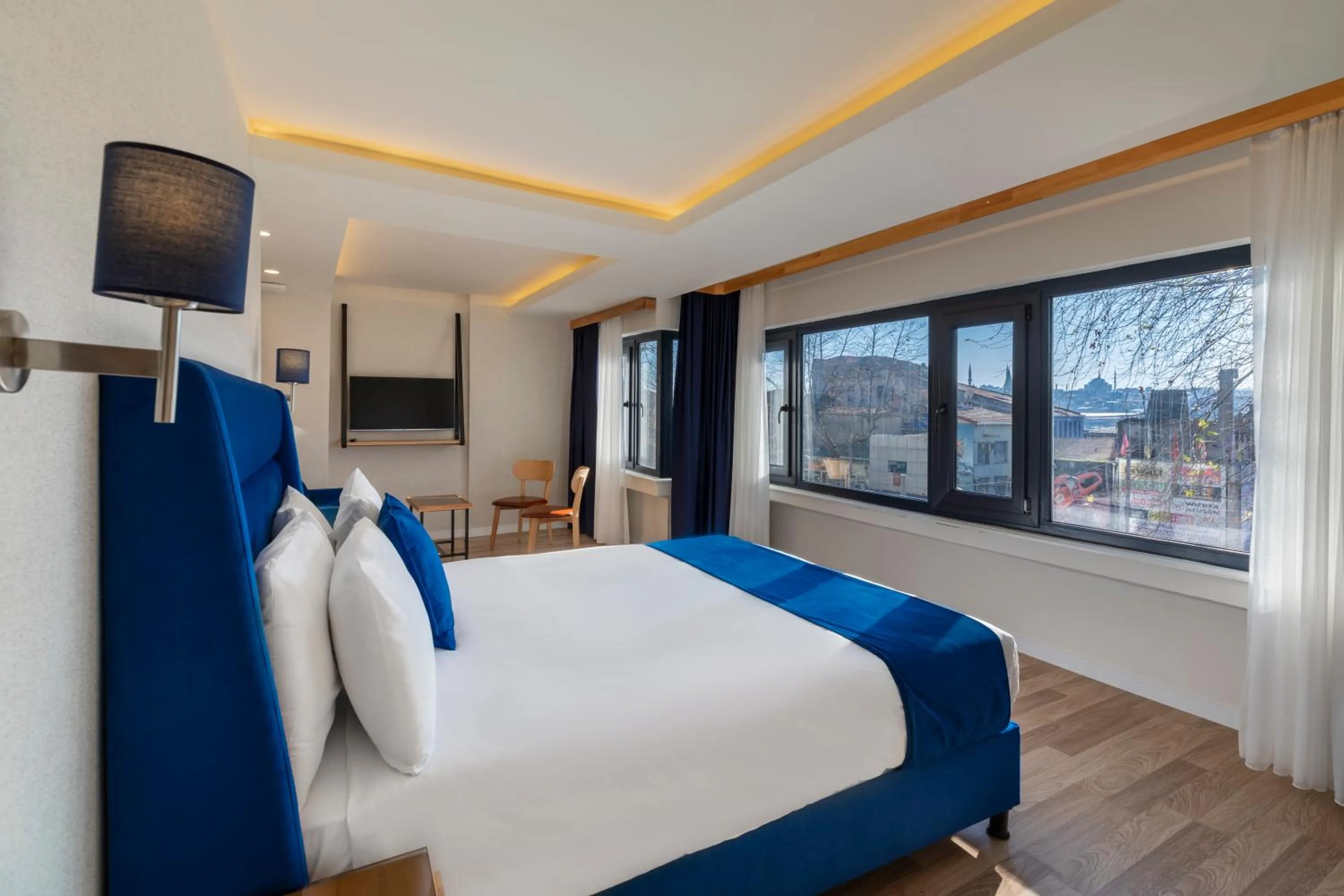 View (from property/room), Bed in Union Hotel Karaköy