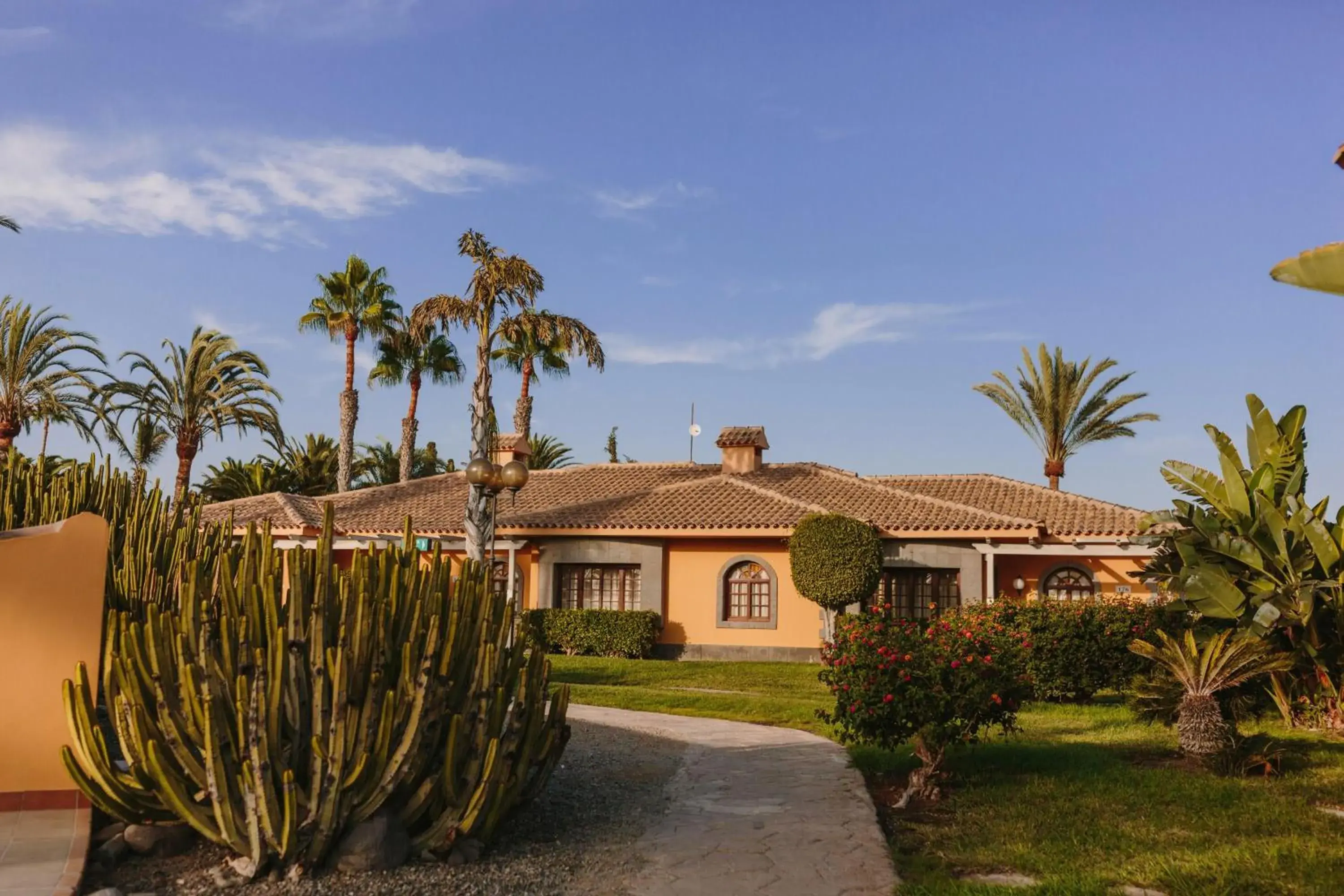 Property building in Suites & Villas by Dunas Property building in Suites & Villas by Dunas